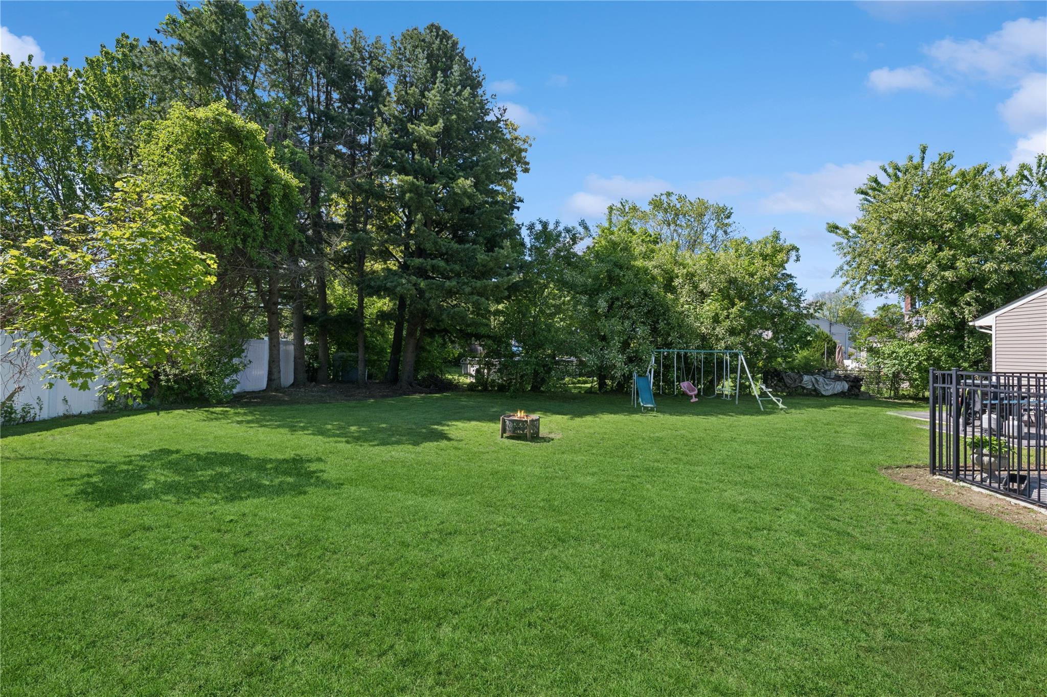 Single Family Manor  Suffolk County, NY 11706, MLS-861297-20