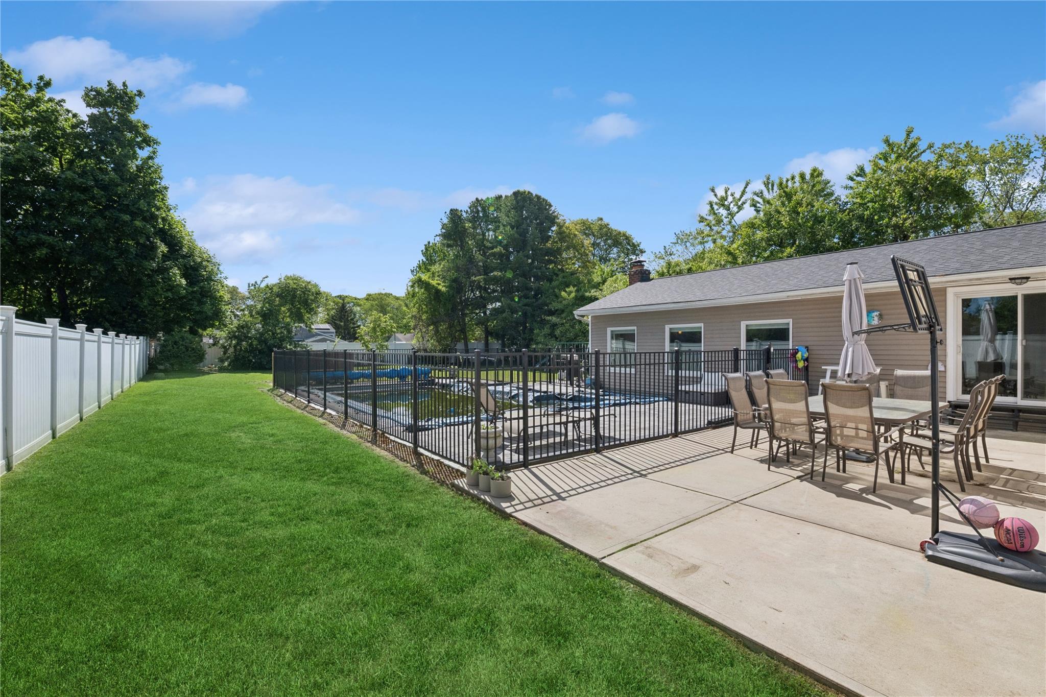 Single Family Manor  Suffolk County, NY 11706, MLS-861297-22