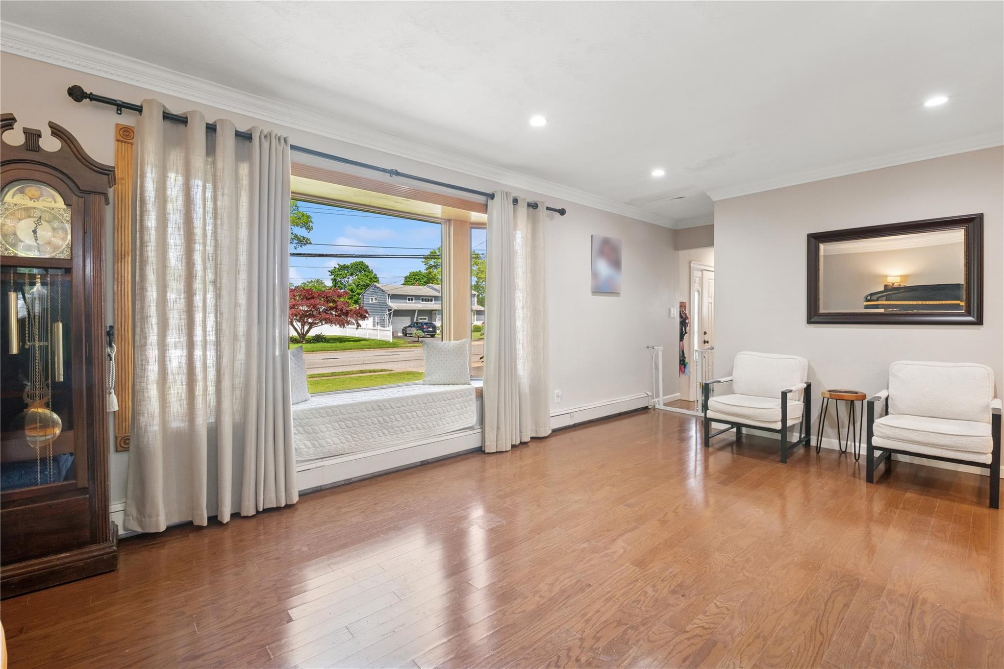 Single Family Manor  Suffolk County, NY 11706, MLS-861297-7