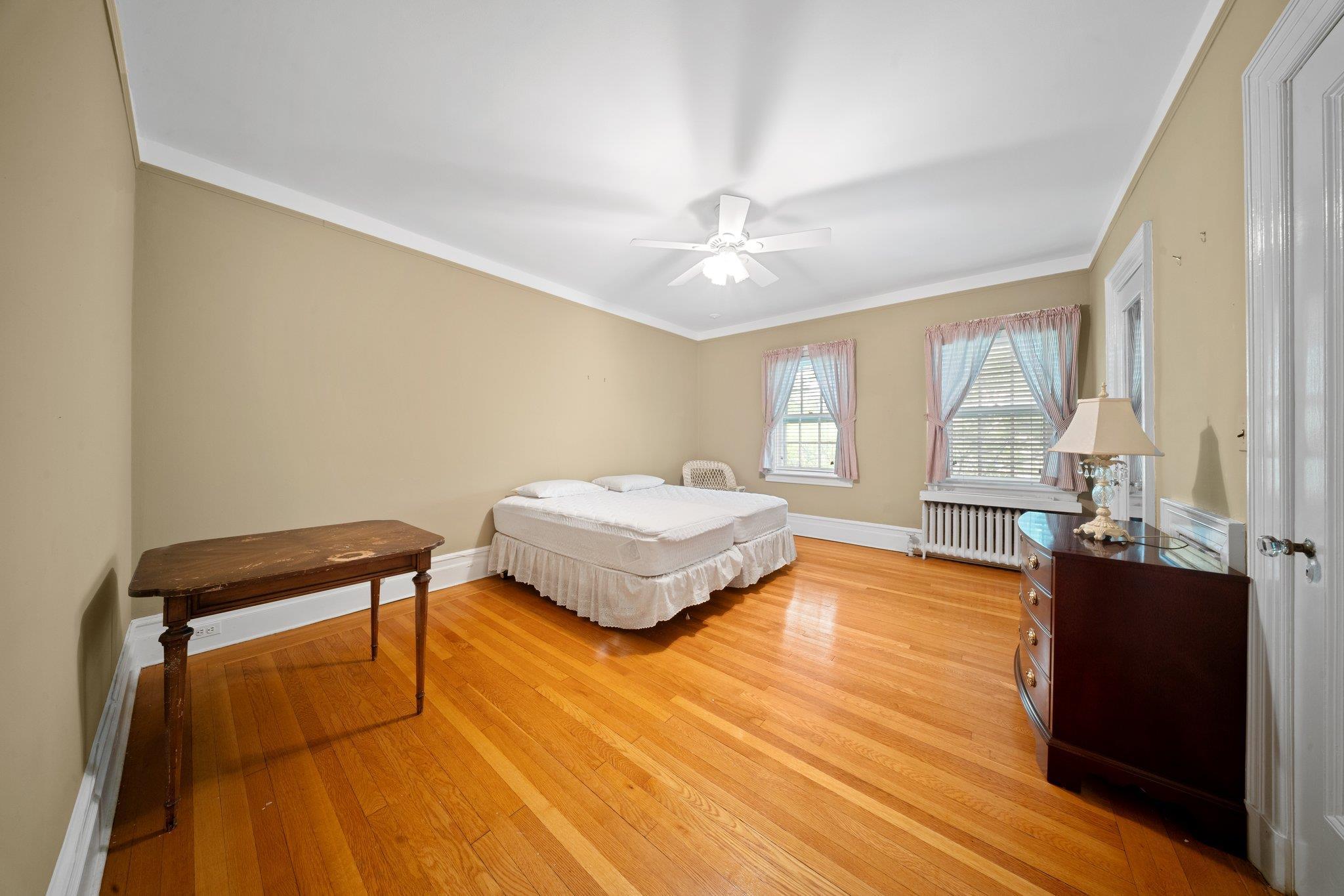 Single Family Shore  Queens, NY 11363, MLS-861328-27