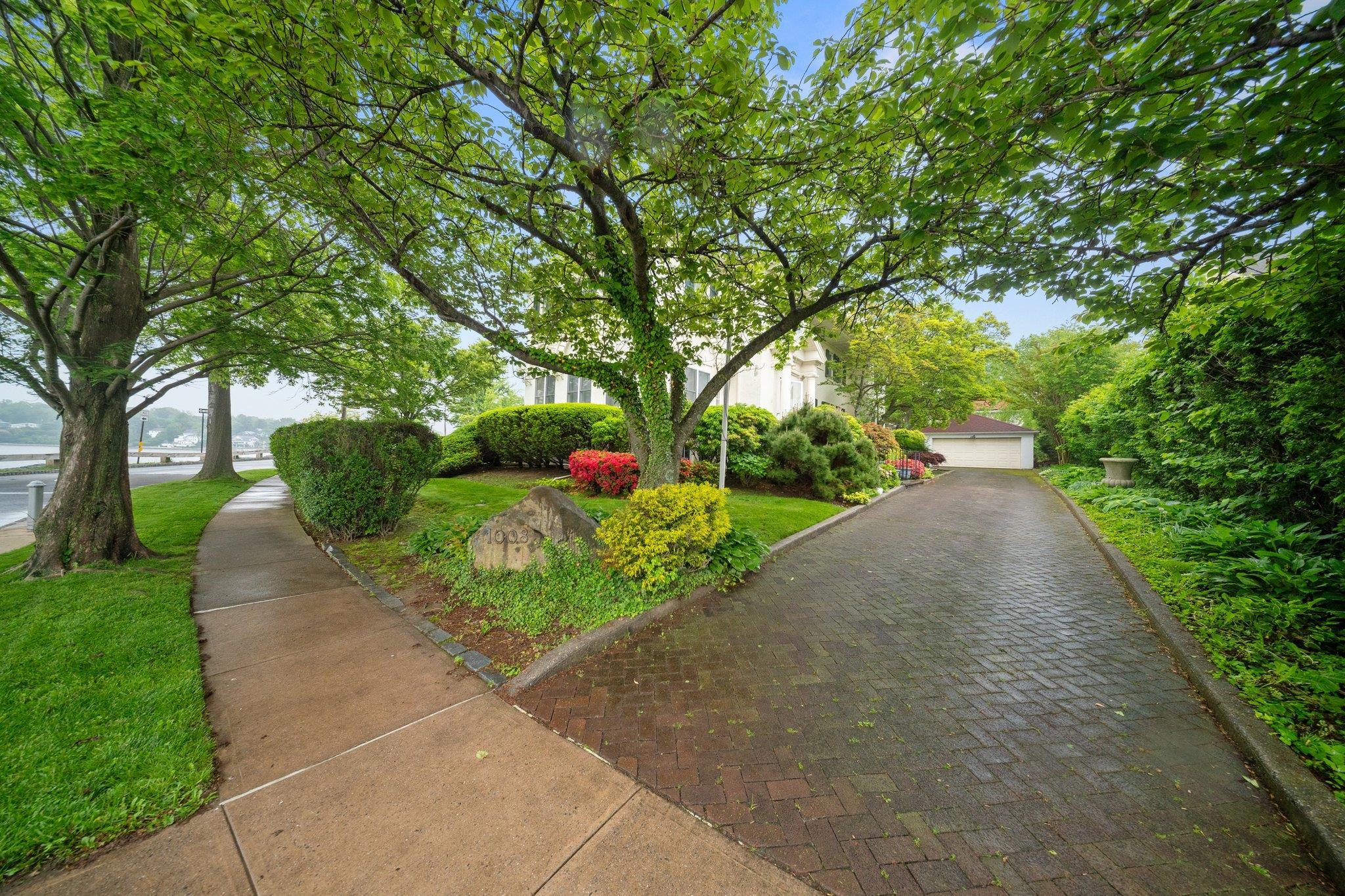 Single Family Shore  Queens, NY 11363, MLS-861328-35