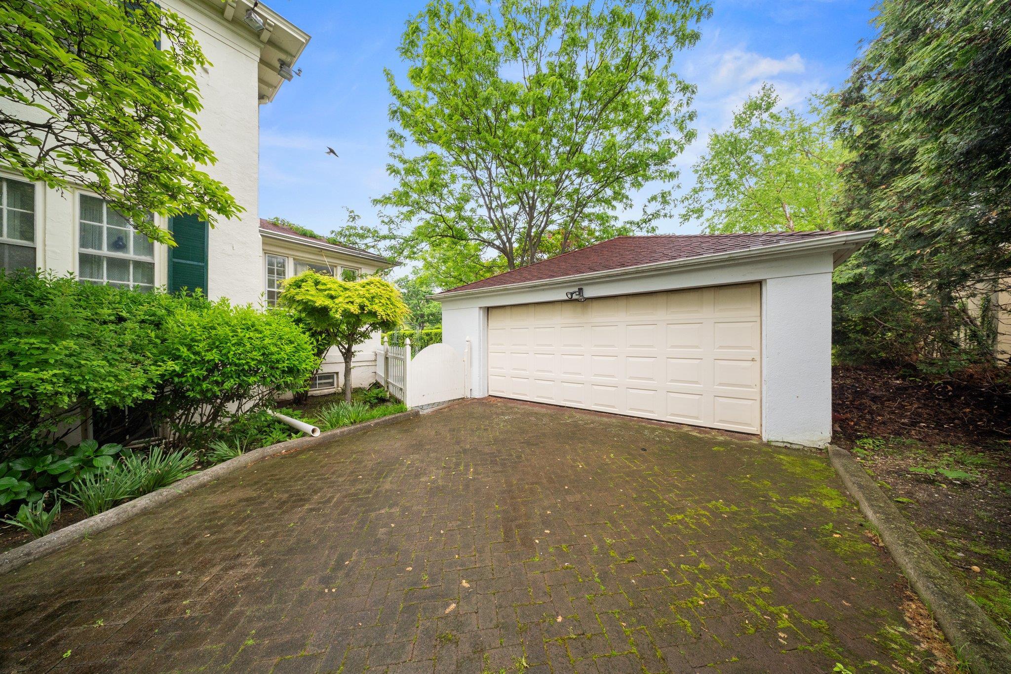 Single Family Shore  Queens, NY 11363, MLS-861328-36