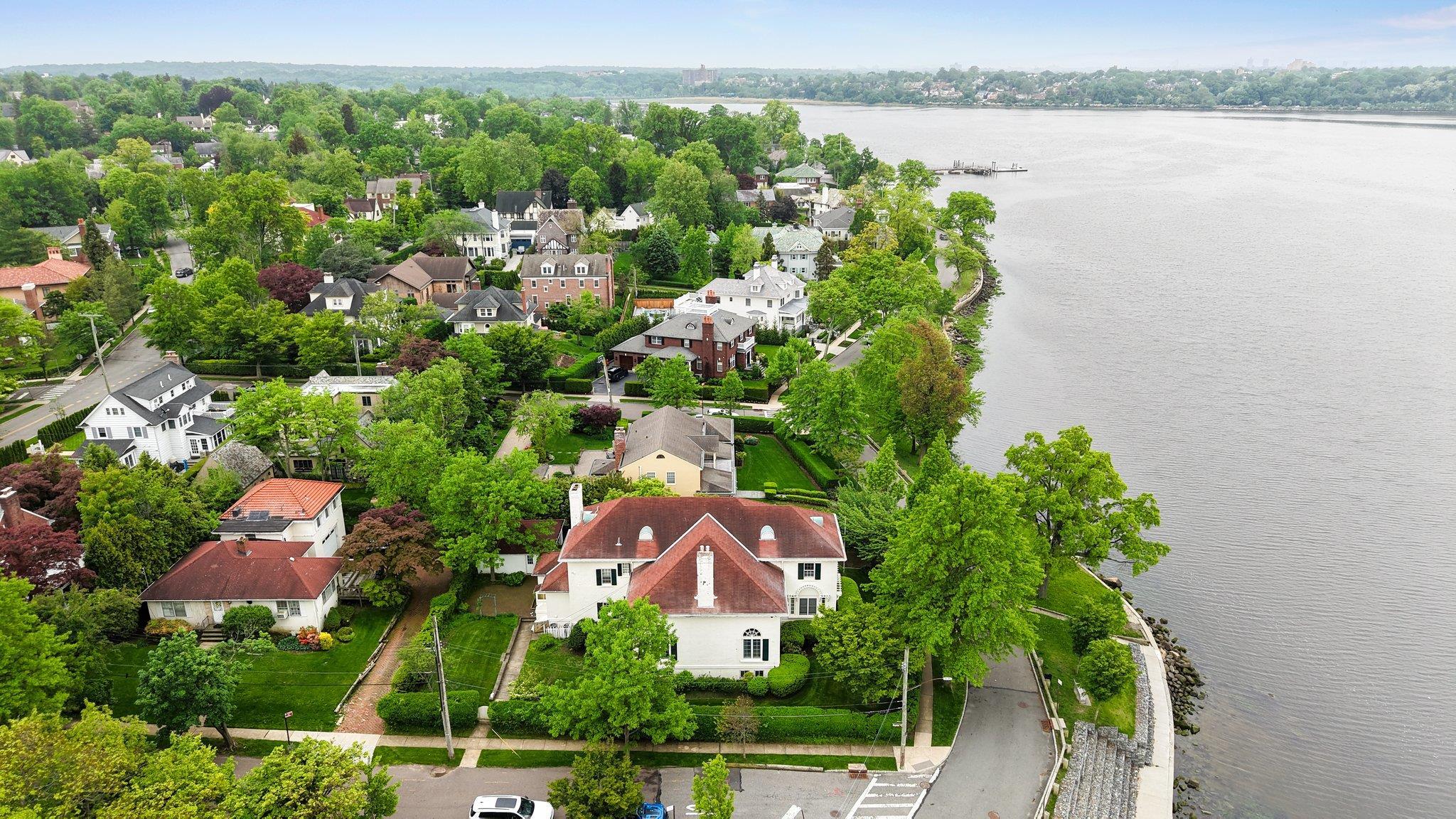 Single Family Shore  Queens, NY 11363, MLS-861328-42