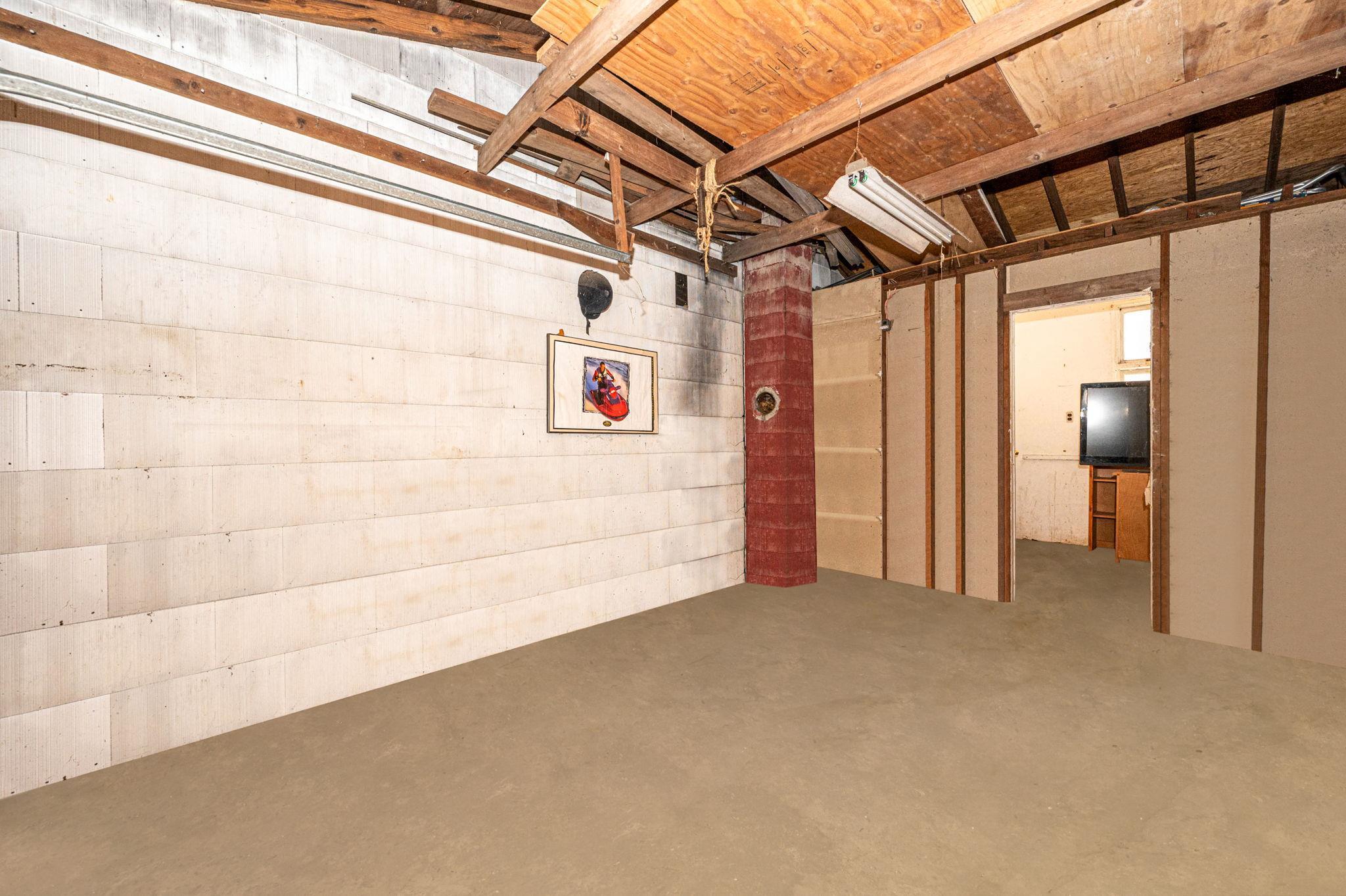 Single Family Runnymede  Suffolk County, NY 11937, MLS-861348-9