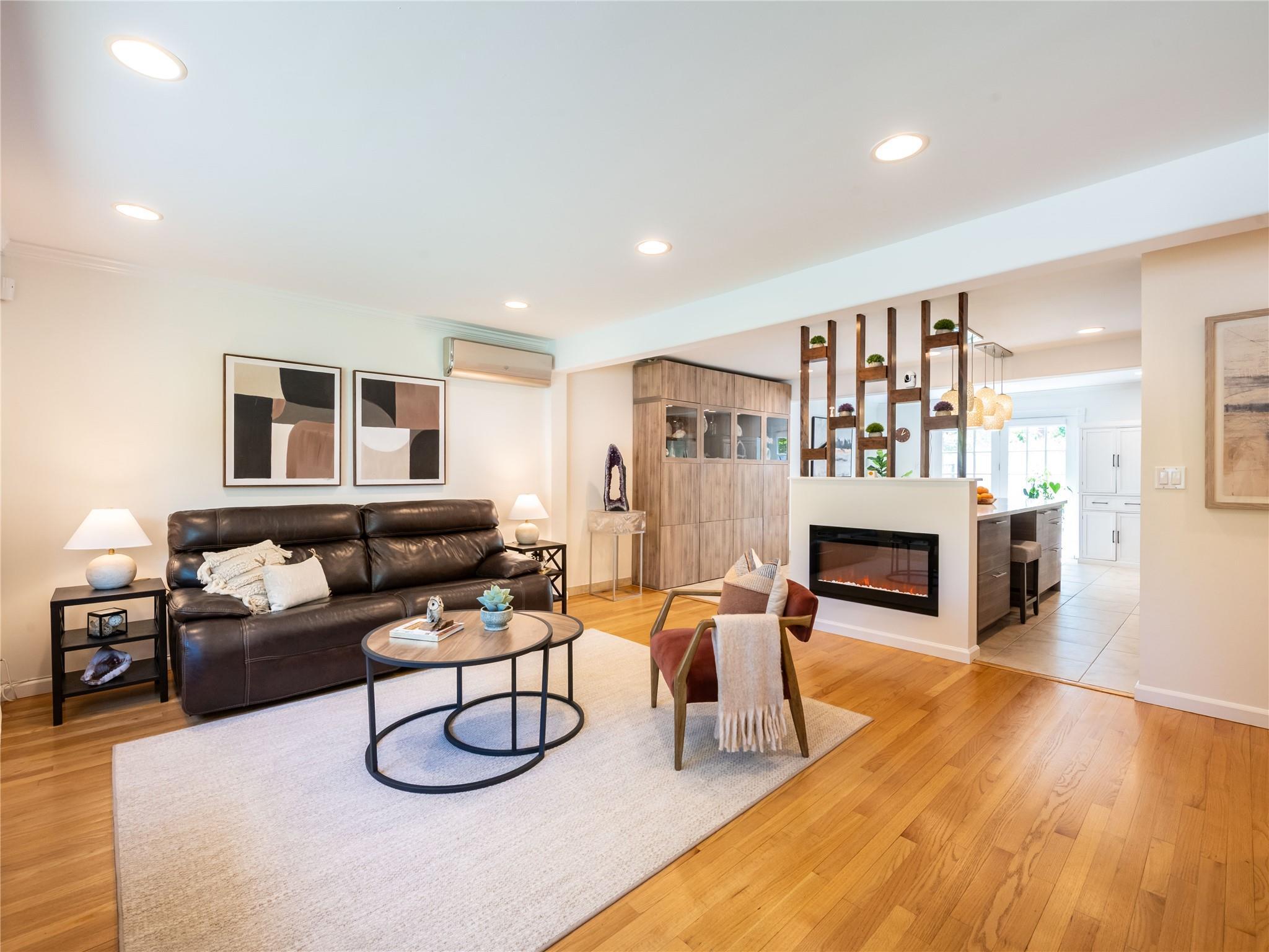 Single Family Shadyside  Nassau County, NY 11050, MLS-861356-19