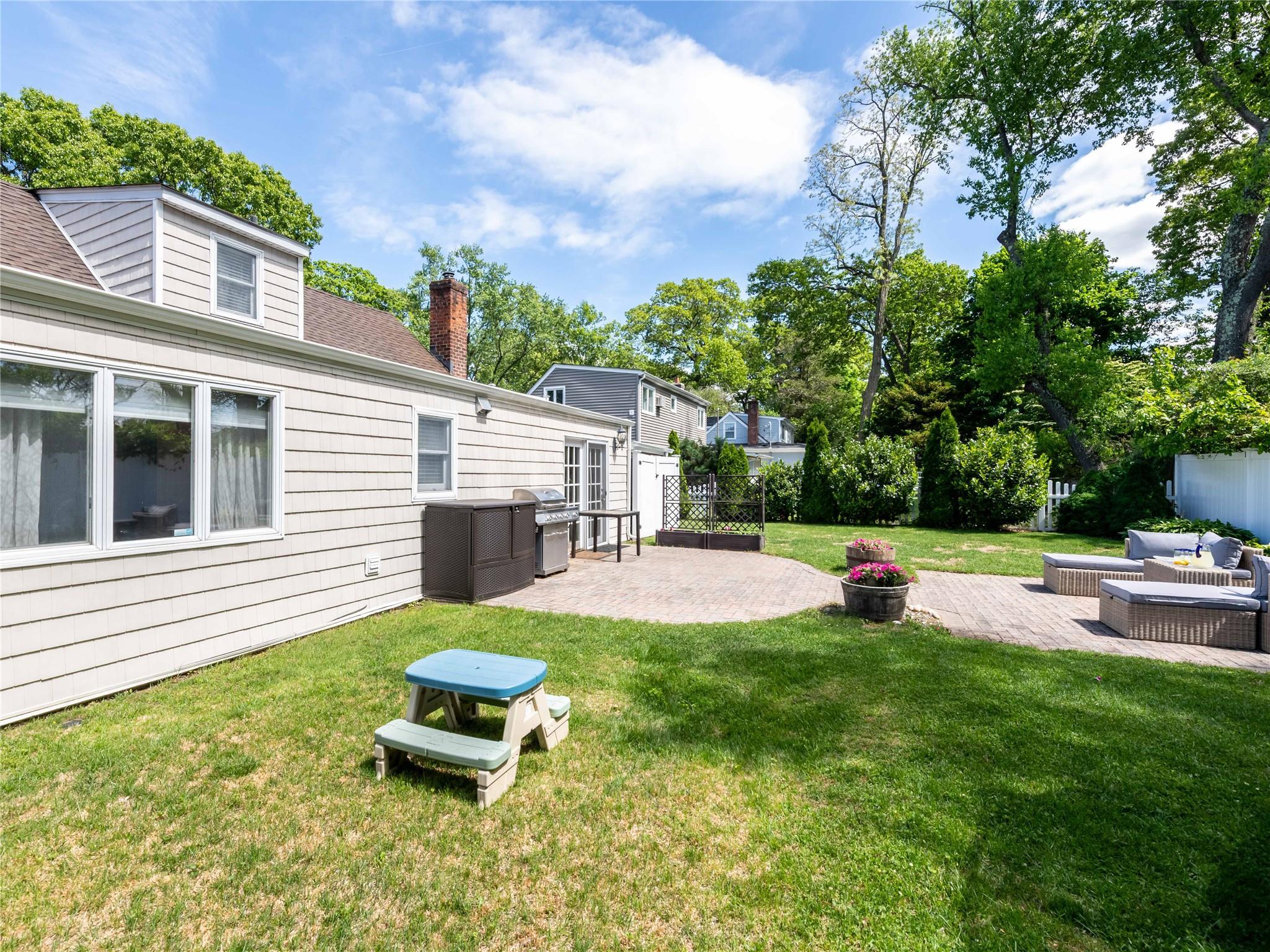 Single Family Shadyside  Nassau County, NY 11050, MLS-861356-40