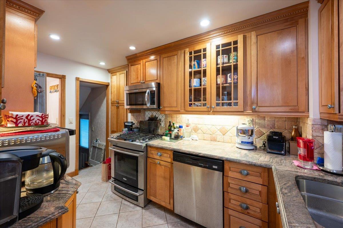 Single Family 70  Queens, NY 11375, MLS-861361-9