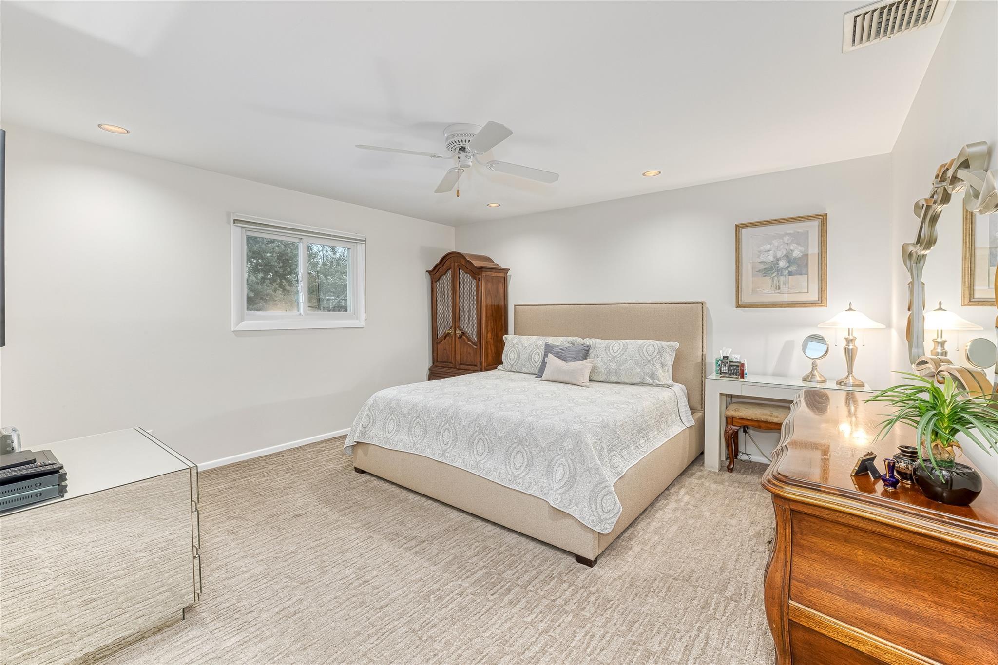 Single Family Hampton  Nassau County, NY 11793, MLS-861379-19