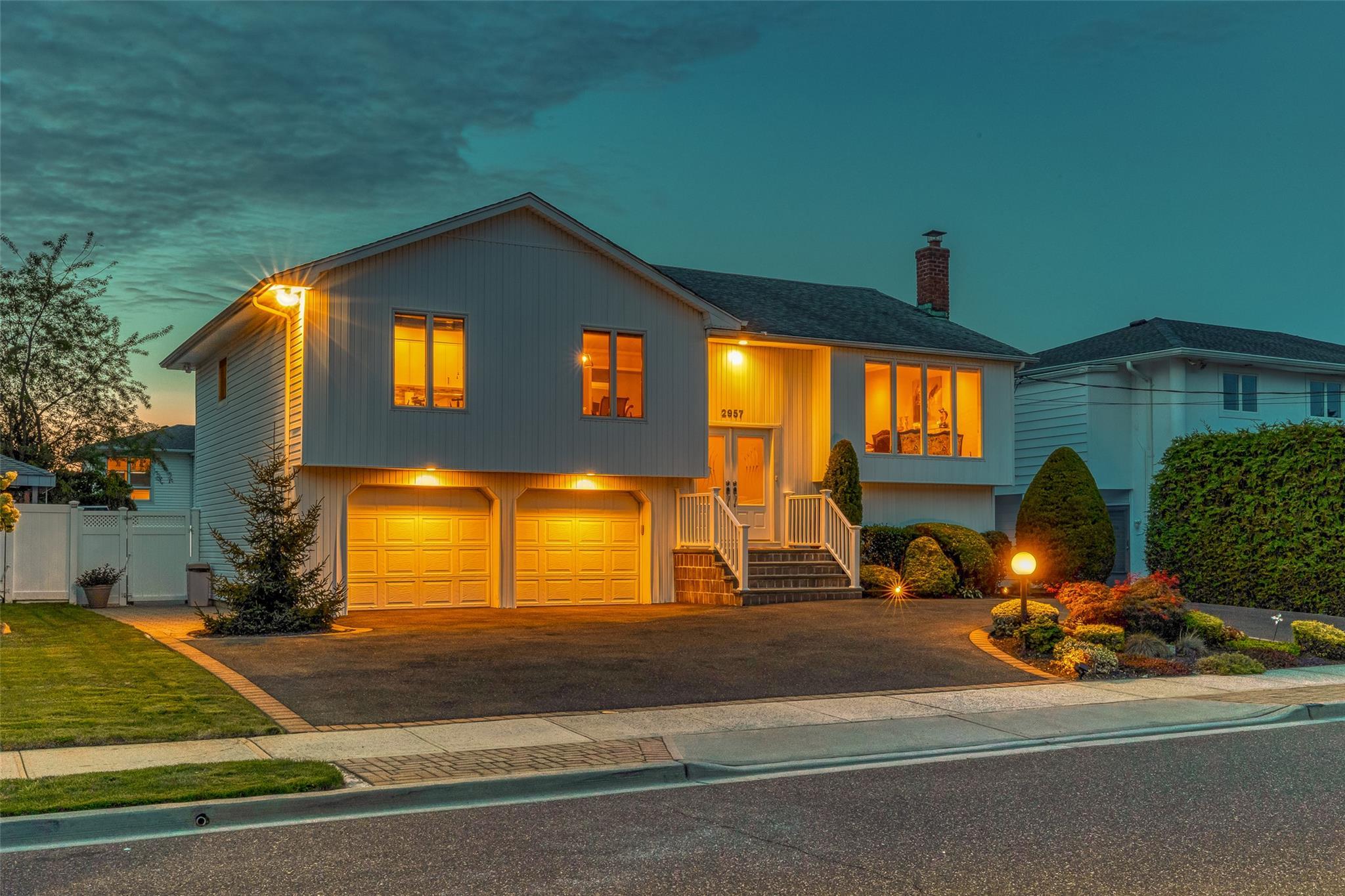 Single Family Hampton  Nassau County, NY 11793, MLS-861379-2