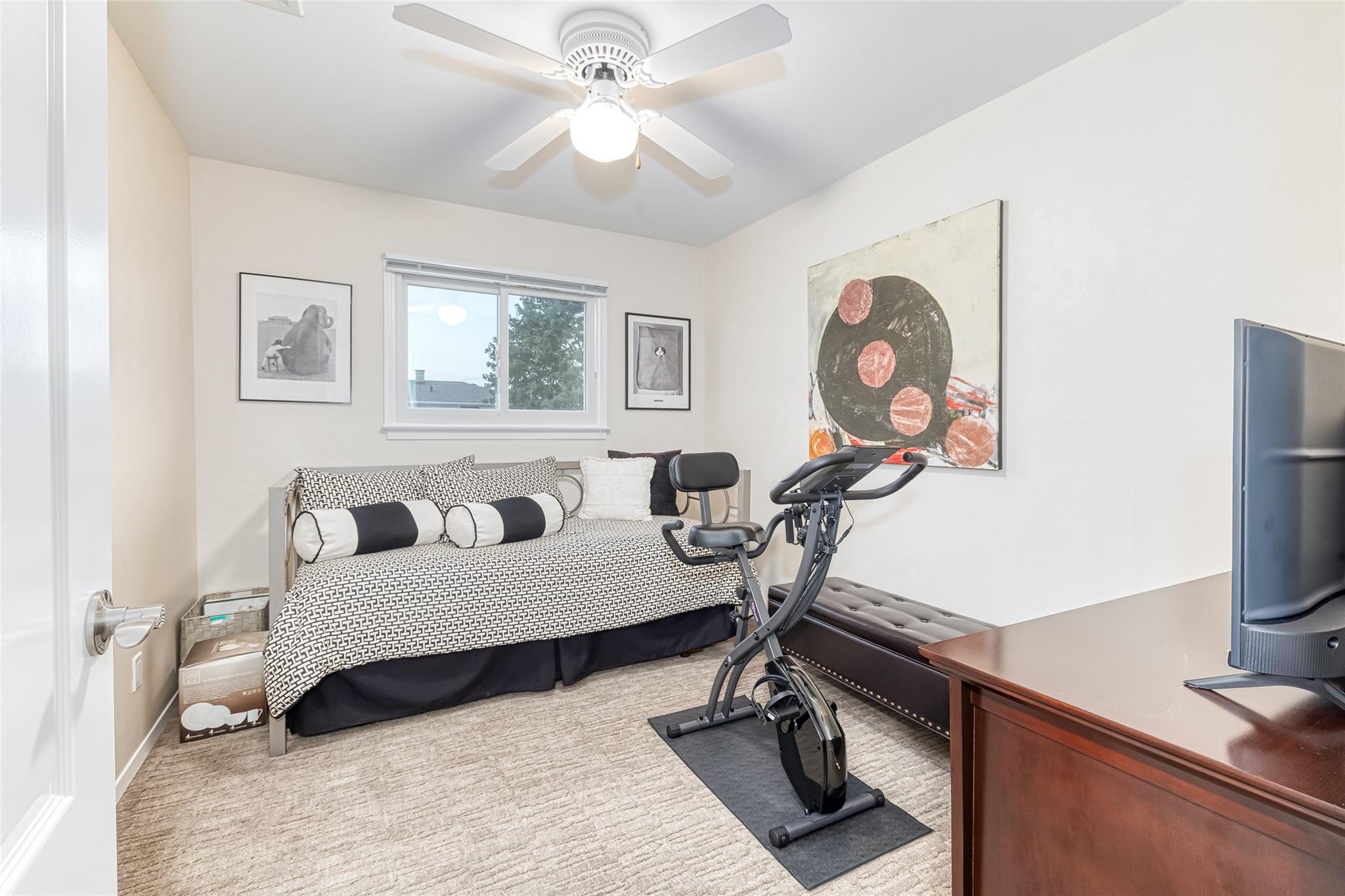 Single Family Hampton  Nassau County, NY 11793, MLS-861379-24