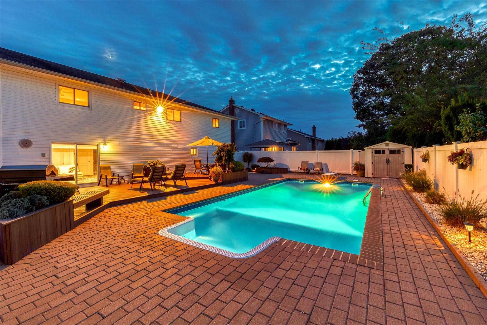 Single Family Hampton  Nassau County, NY 11793, MLS-861379-3