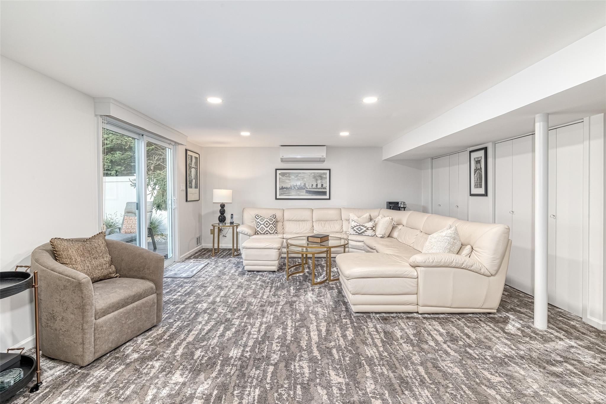 Single Family Hampton  Nassau County, NY 11793, MLS-861379-32