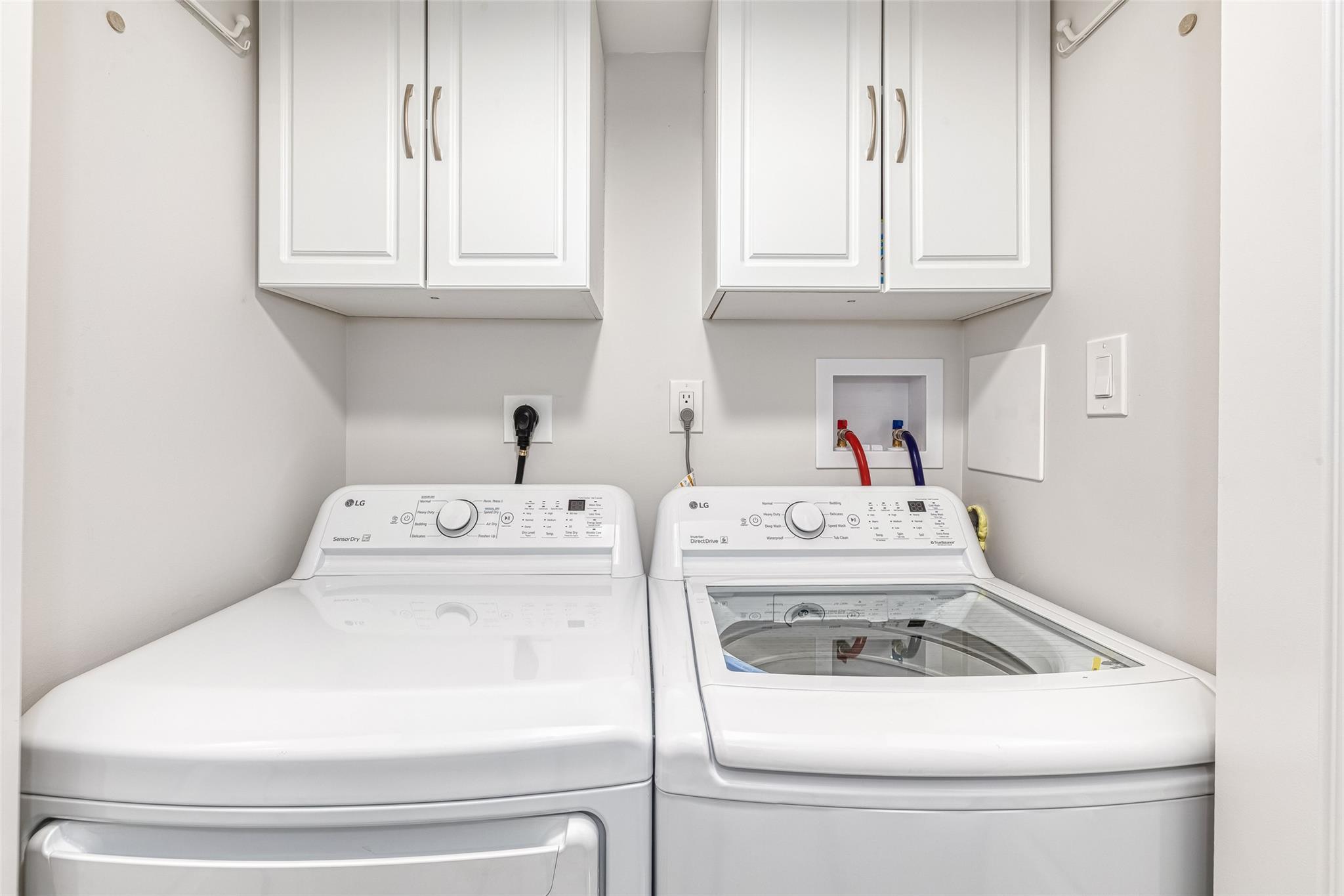 Single Family Hampton  Nassau County, NY 11793, MLS-861379-35