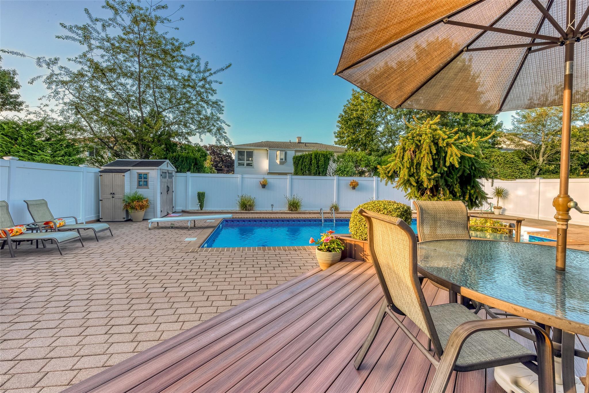 Single Family Hampton  Nassau County, NY 11793, MLS-861379-41