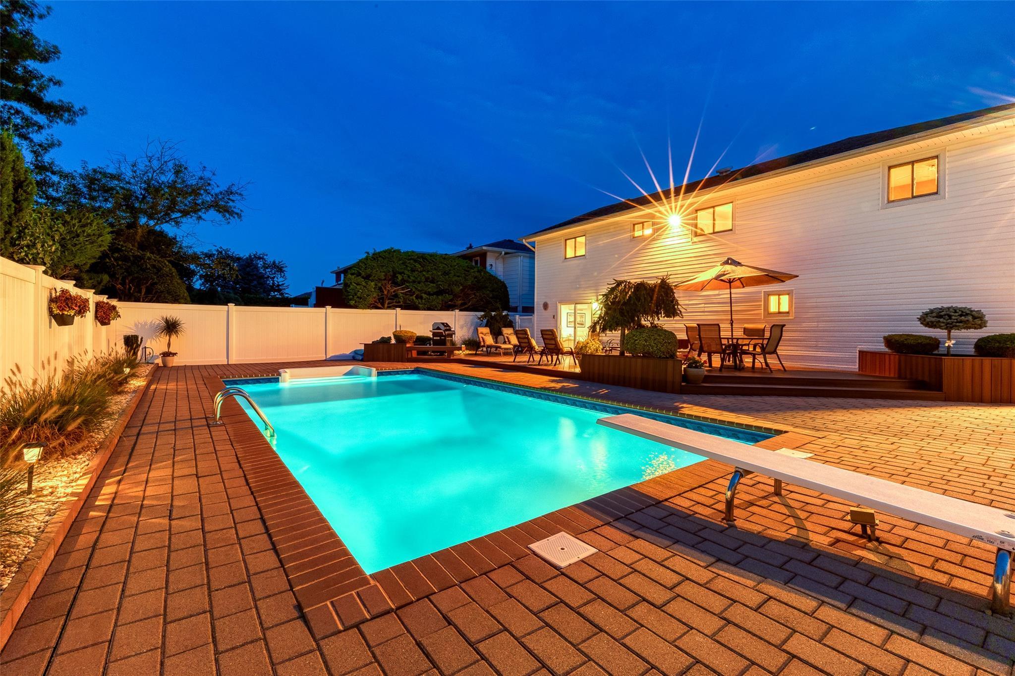 Single Family Hampton  Nassau County, NY 11793, MLS-861379-5