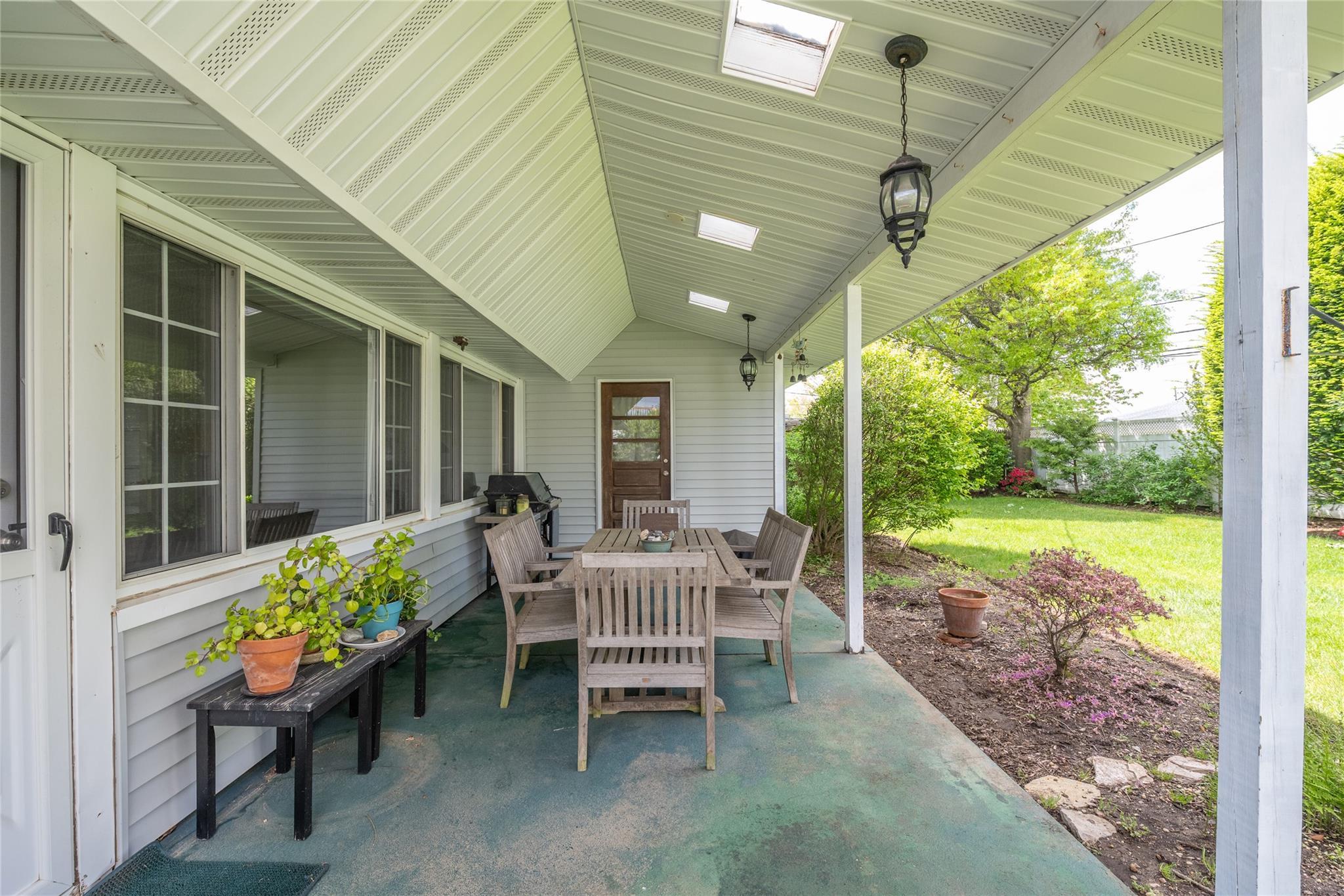 Single Family Flagstone  Nassau County, NY 11590, MLS-861385-22