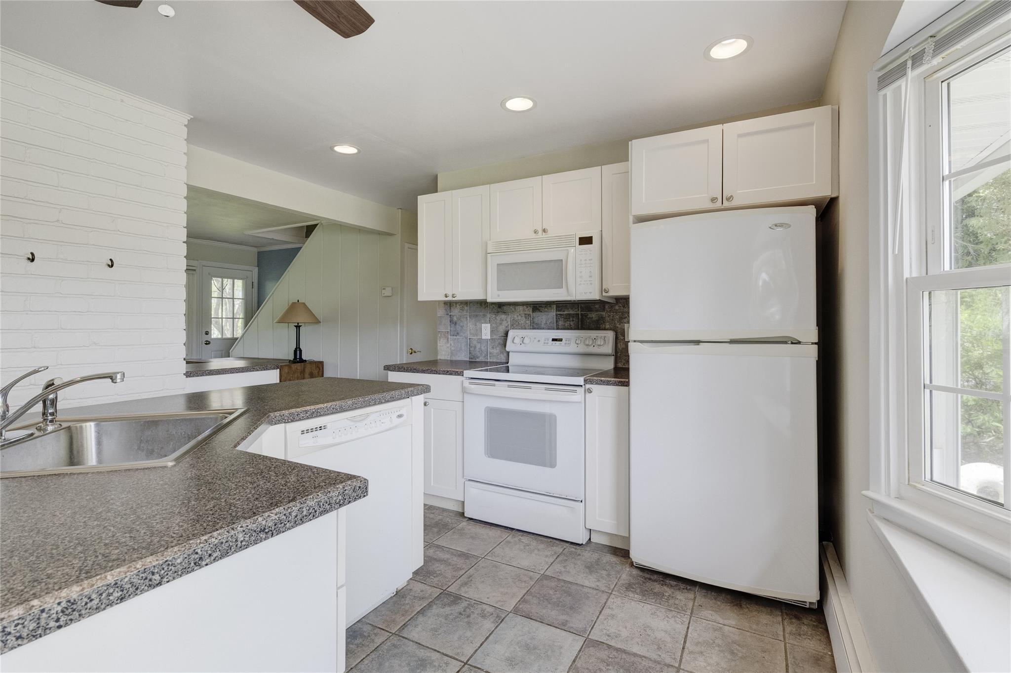 Single Family Flagstone  Nassau County, NY 11590, MLS-861385-9