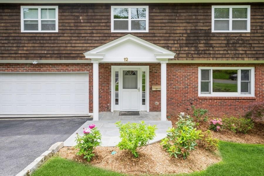 Single Family Glenn  Westchester County, NY 10706, MLS-861397-2