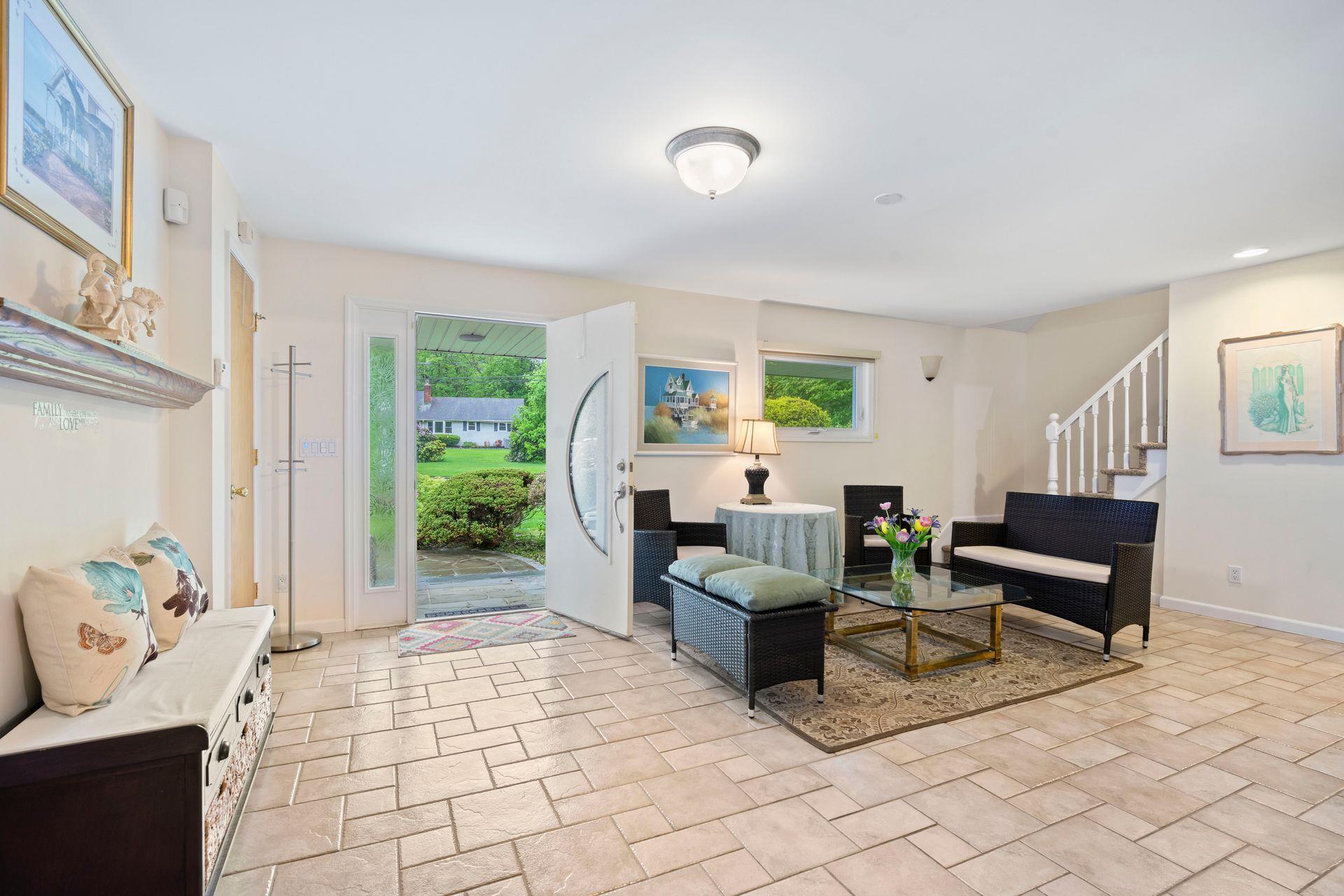 Single Family Darby  Suffolk County, NY 11746, MLS-861400-12