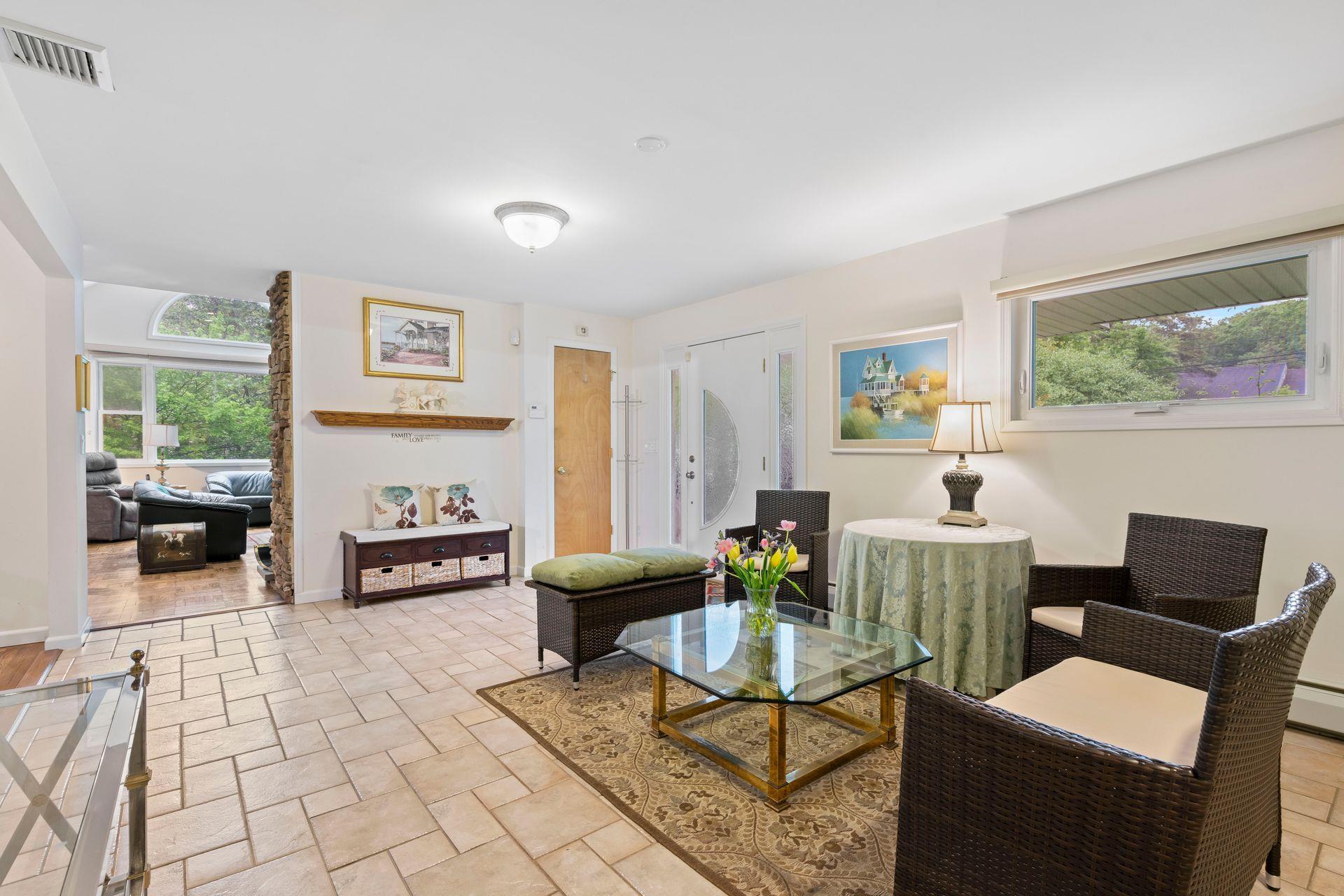 Single Family Darby  Suffolk County, NY 11746, MLS-861400-4