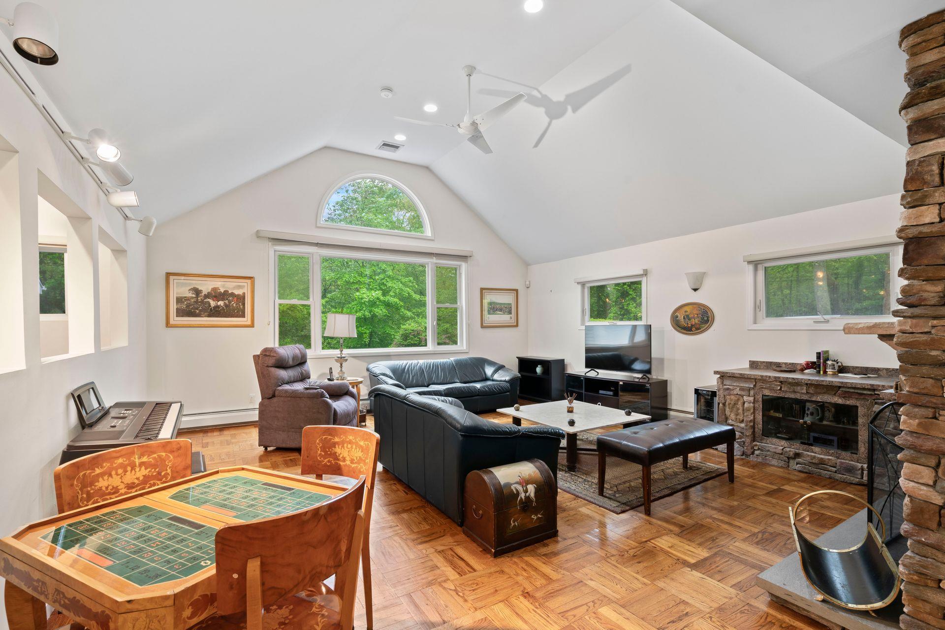 Single Family Darby  Suffolk County, NY 11746, MLS-861400-5