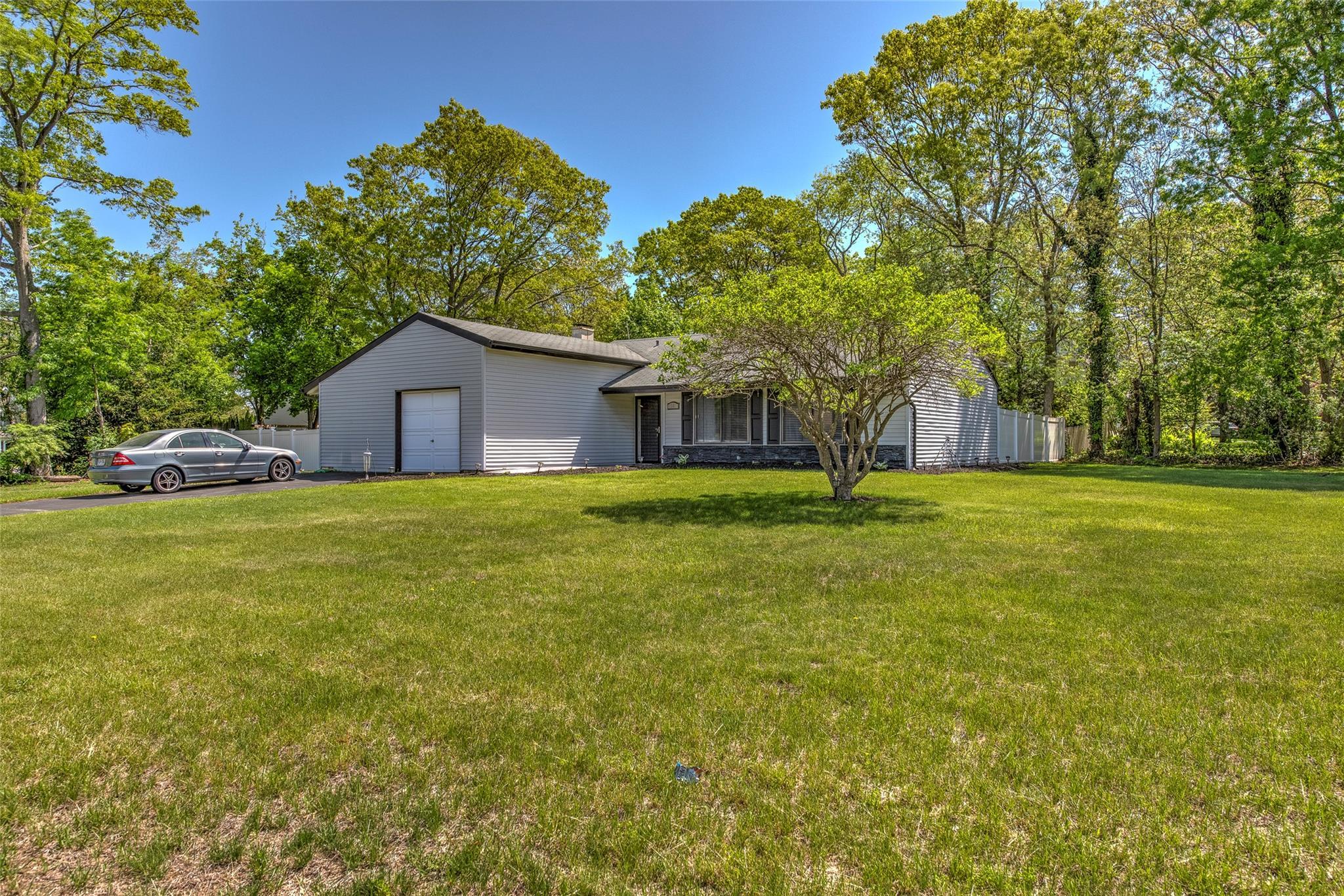 Single Family Folsom  Suffolk County, NY 11727, MLS-861412-3