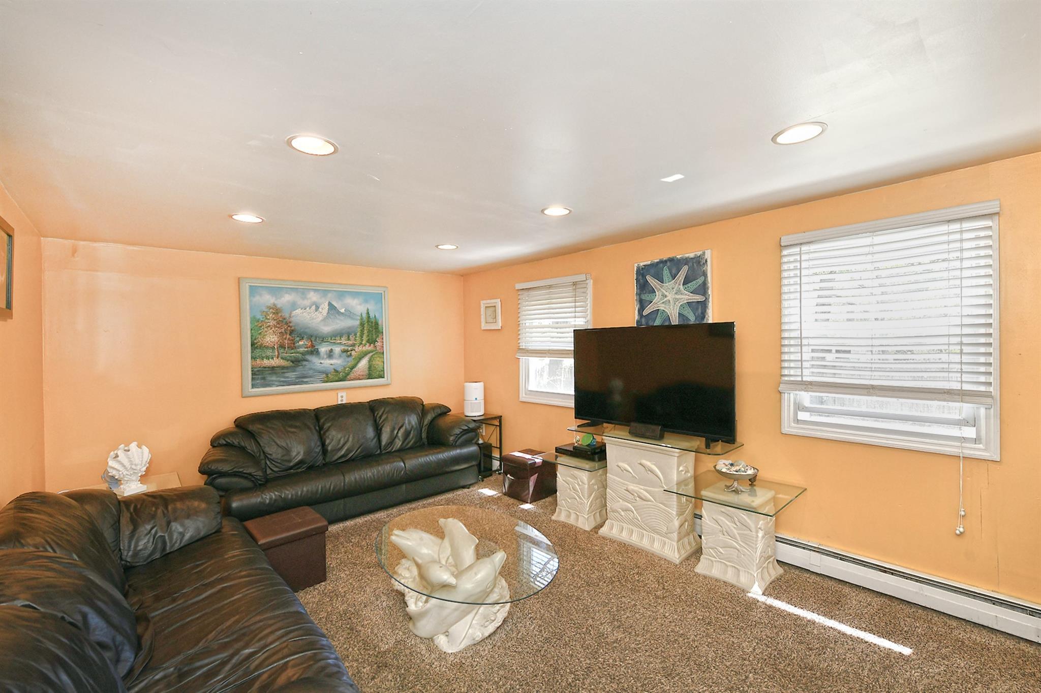 Single Family Split Pine  Suffolk County, NY 11763, MLS-861431-10