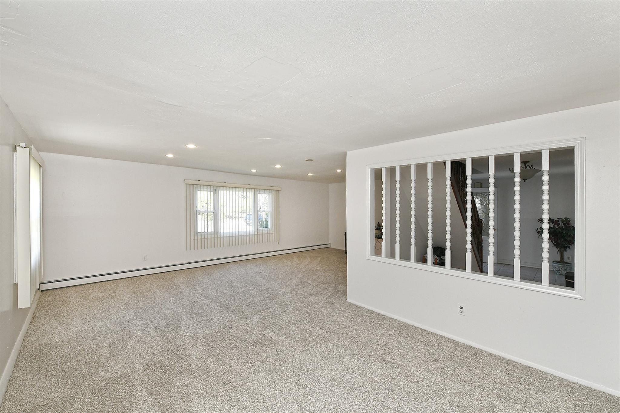 Single Family Split Pine  Suffolk County, NY 11763, MLS-861431-8