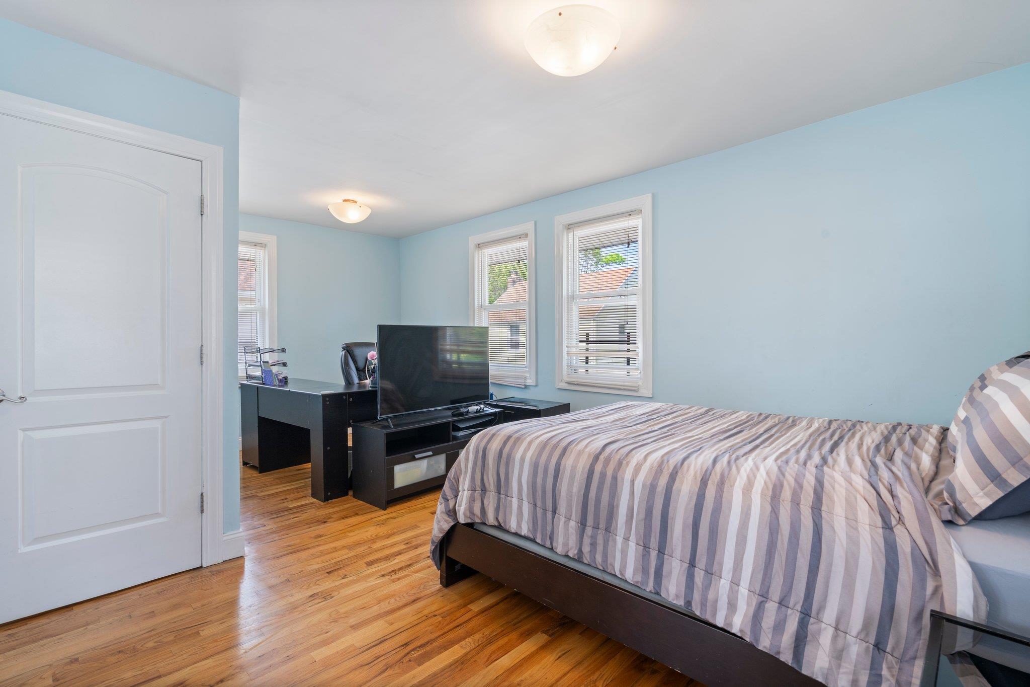 Single Family 131st  Queens, NY 11413, MLS-861453-17