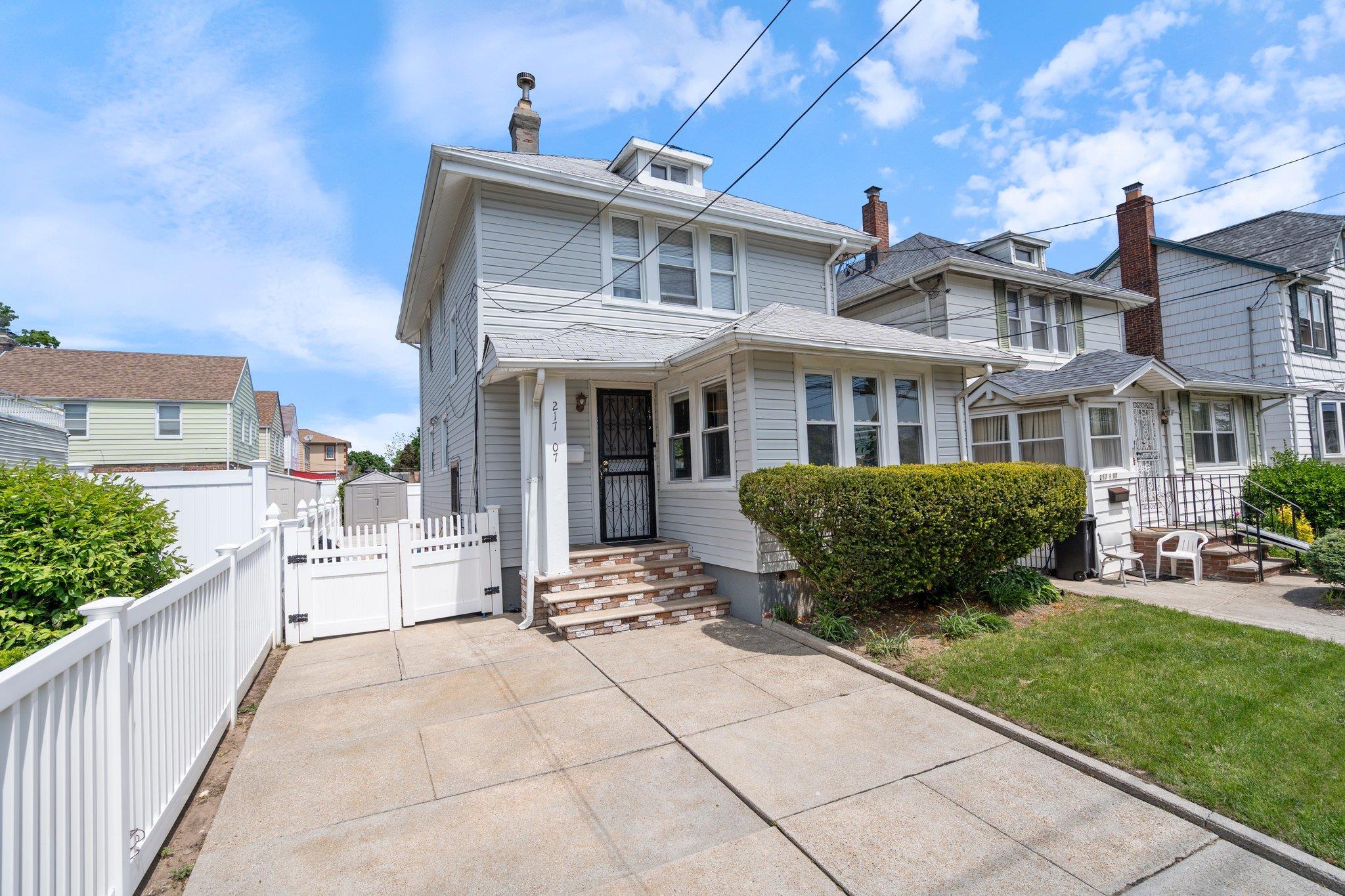 Single Family 131st  Queens, NY 11413, MLS-861453-2