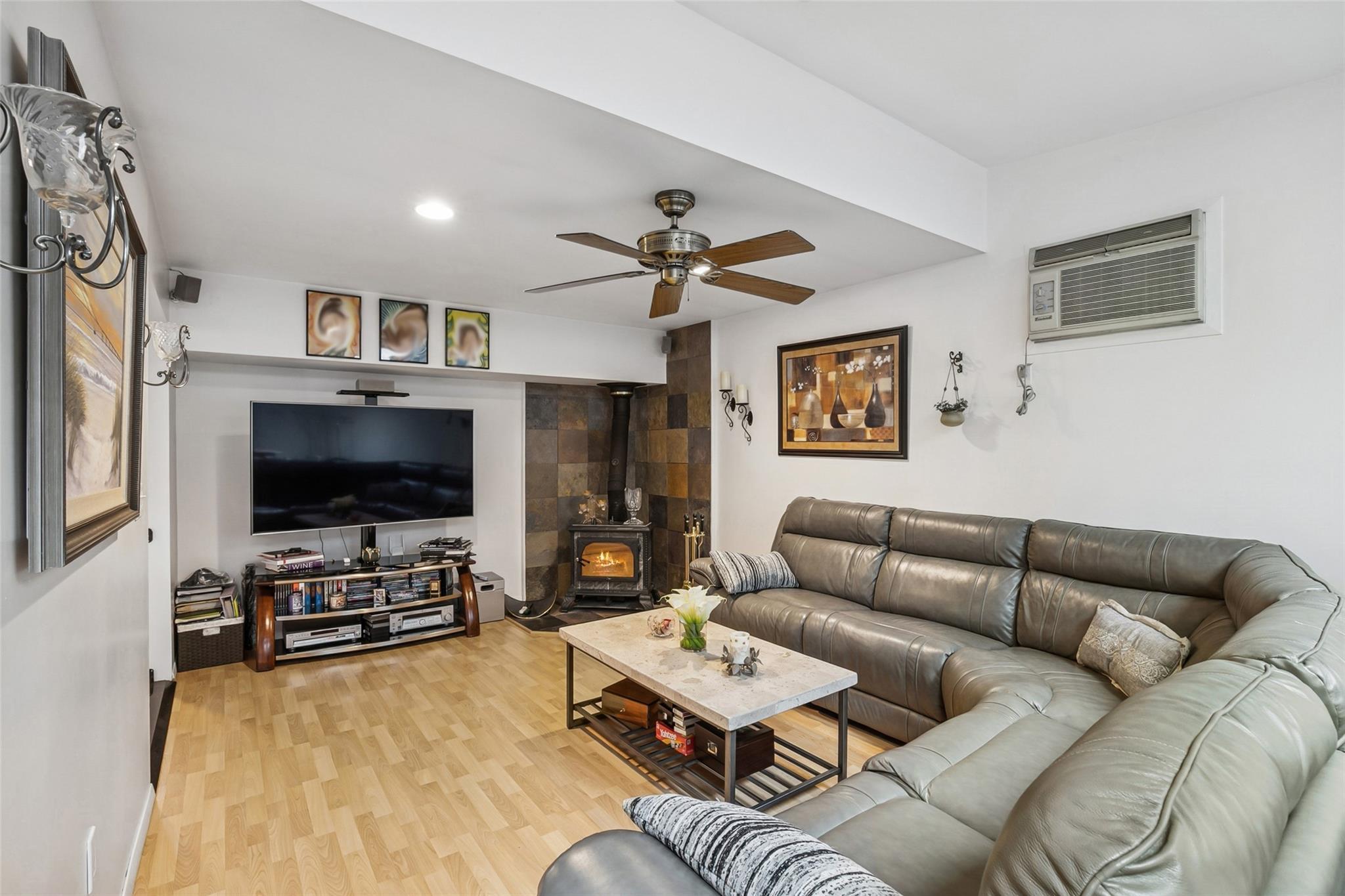Single Family Ripple  Nassau County, NY 11756, MLS-861459-12