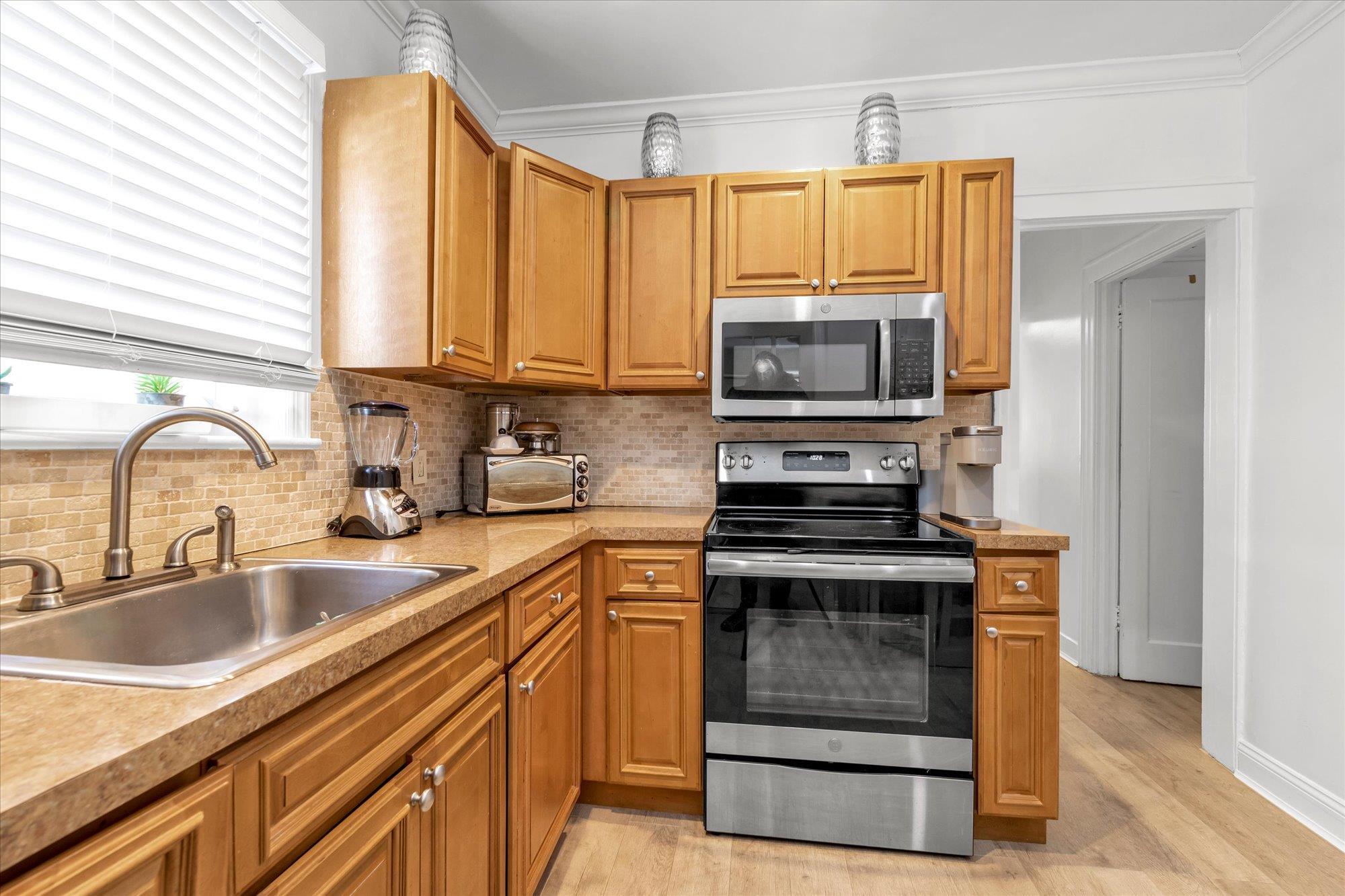 Single Family Russell  Nassau County, NY 11010, MLS-861465-7