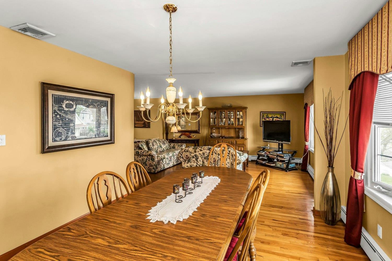Single Family Westside  Nassau County, NY 11520, MLS-861472-7