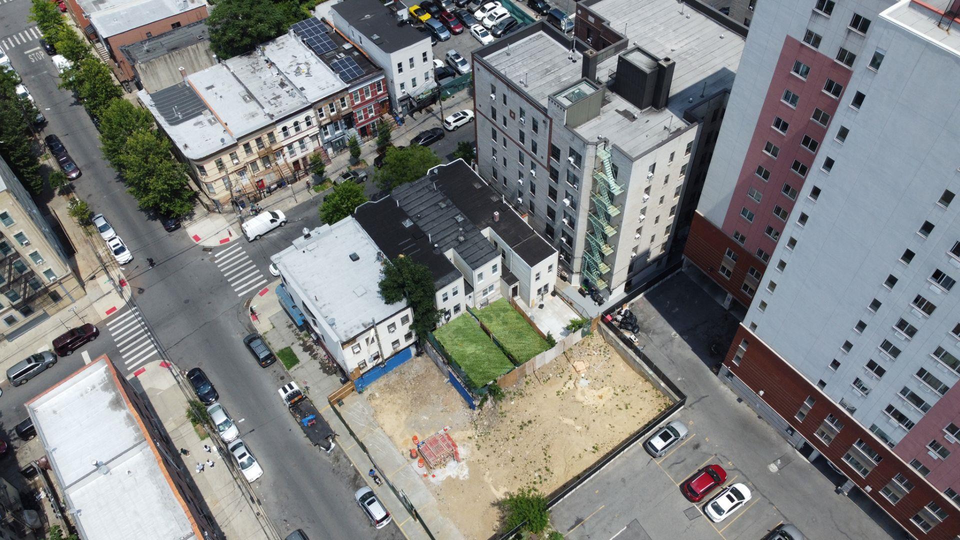 Single Family 183rd  Bronx, NY 10458, MLS-861512-23