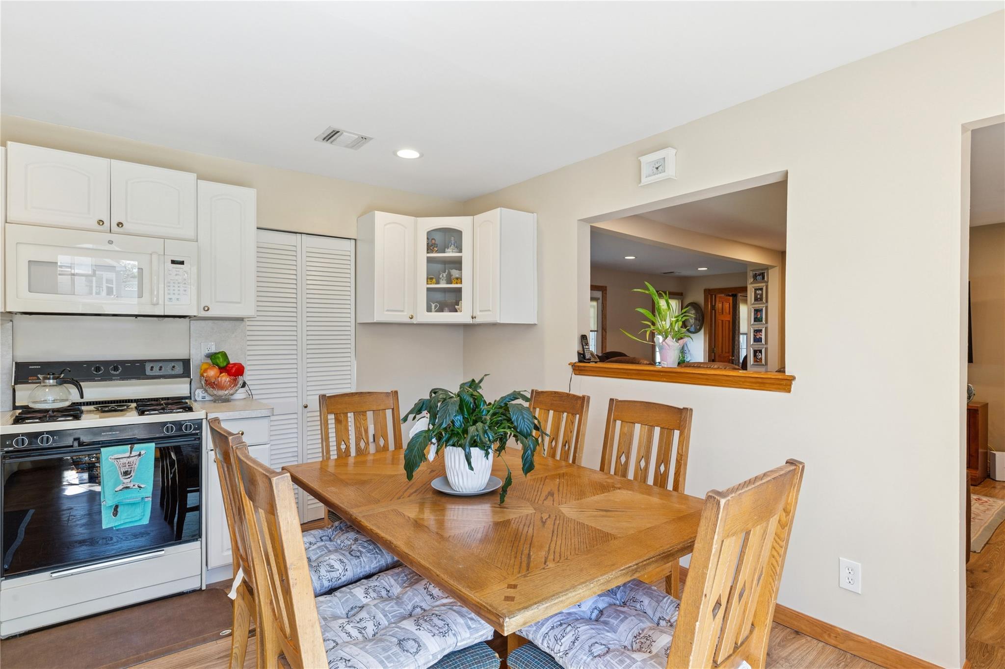 Single Family Greene  Suffolk County, NY 11757, MLS-861518-12