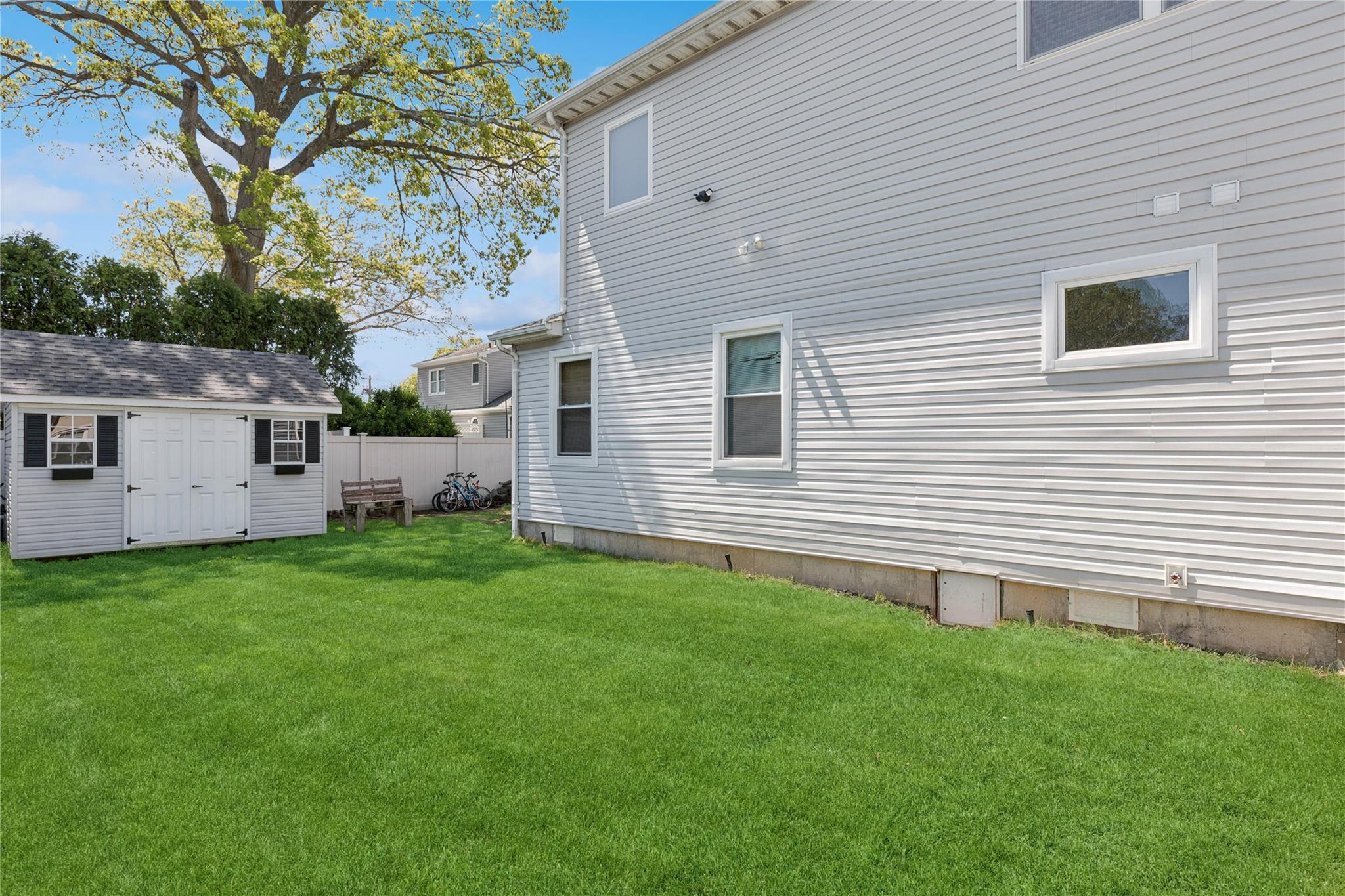 Single Family Greene  Suffolk County, NY 11757, MLS-861518-29