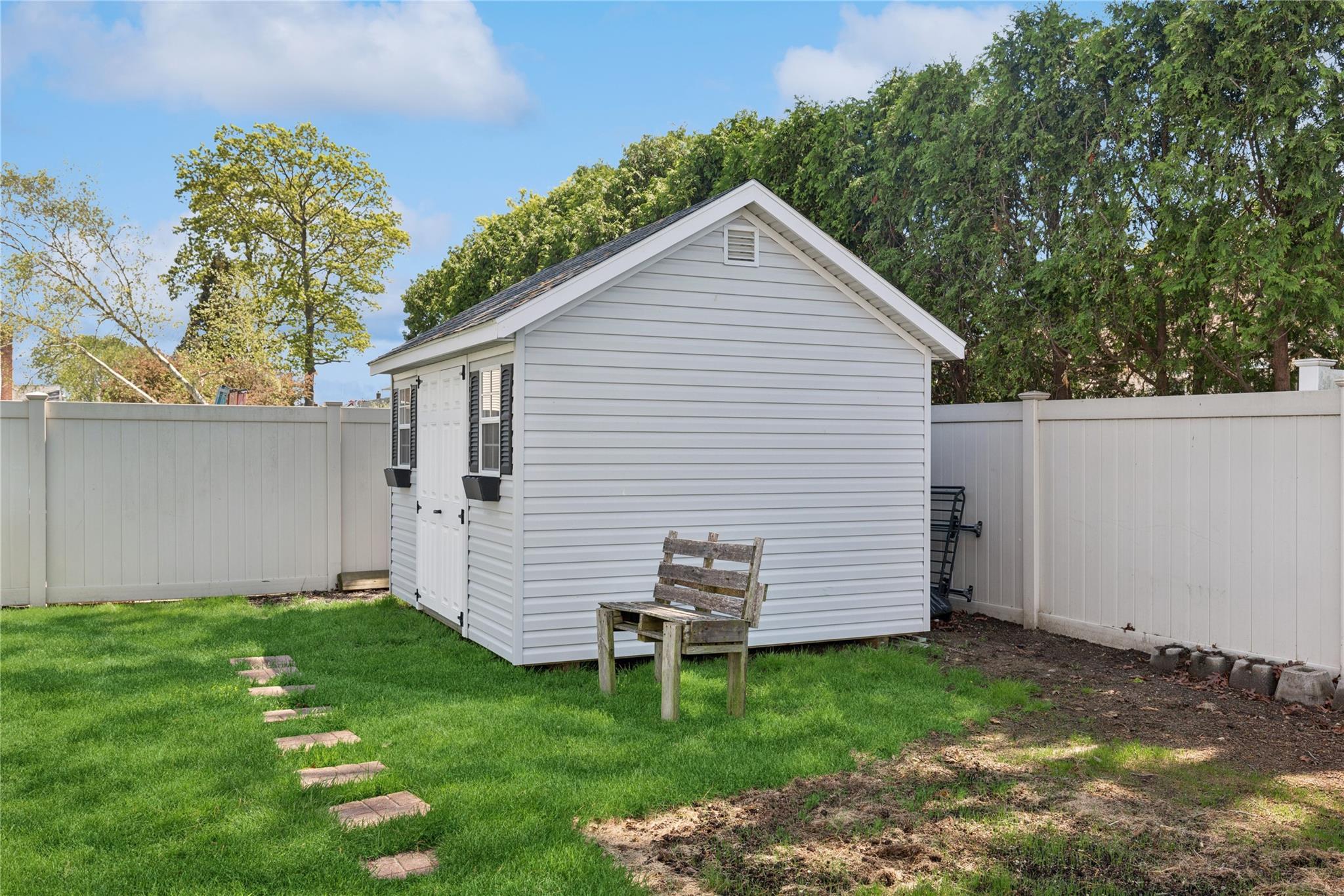 Single Family Greene  Suffolk County, NY 11757, MLS-861518-36