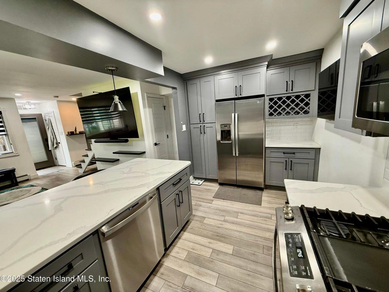 Single Family Corona  Staten Island, NY 10306, MLS-861521-24
