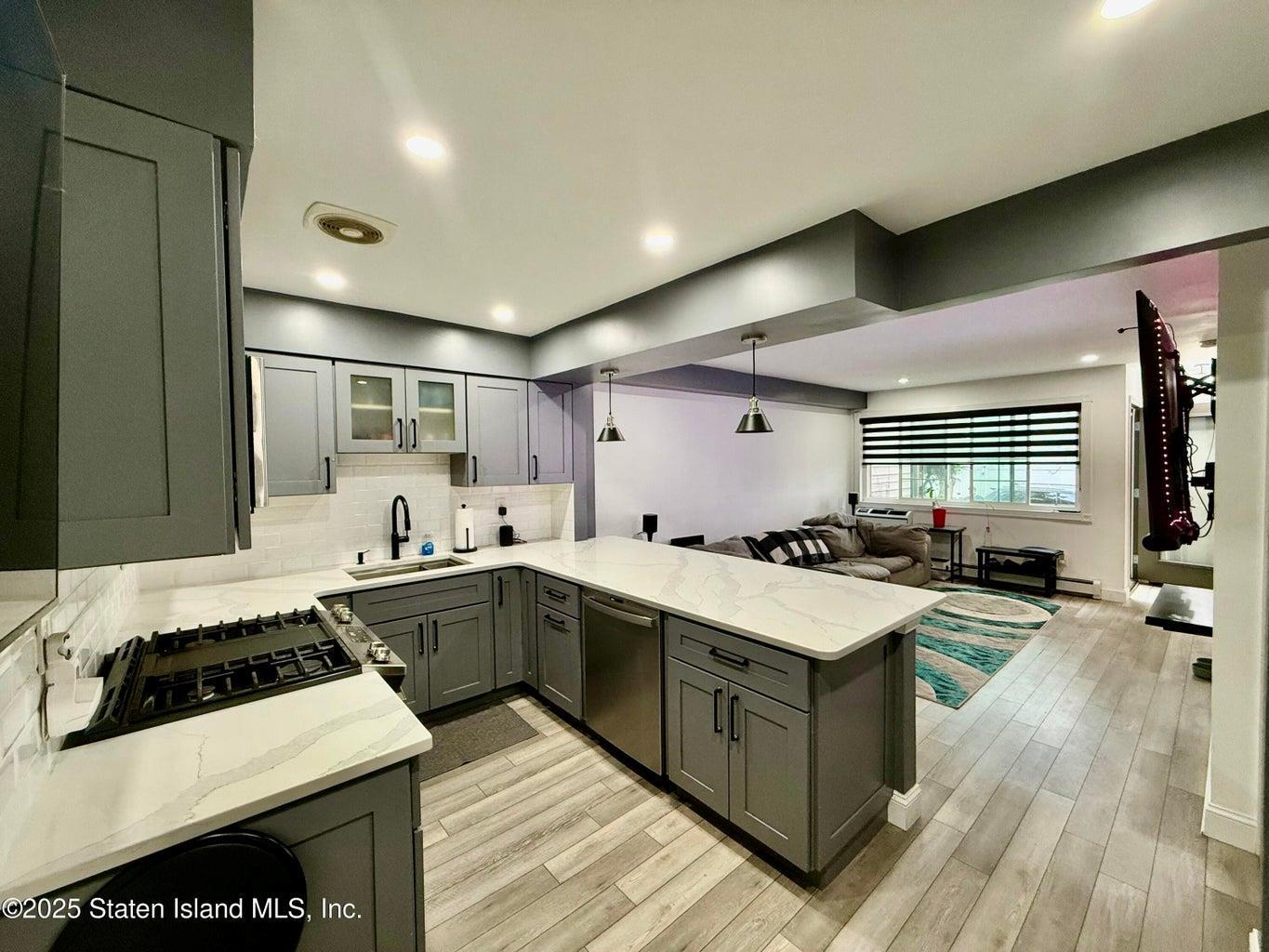 Single Family Corona  Staten Island, NY 10306, MLS-861521-26