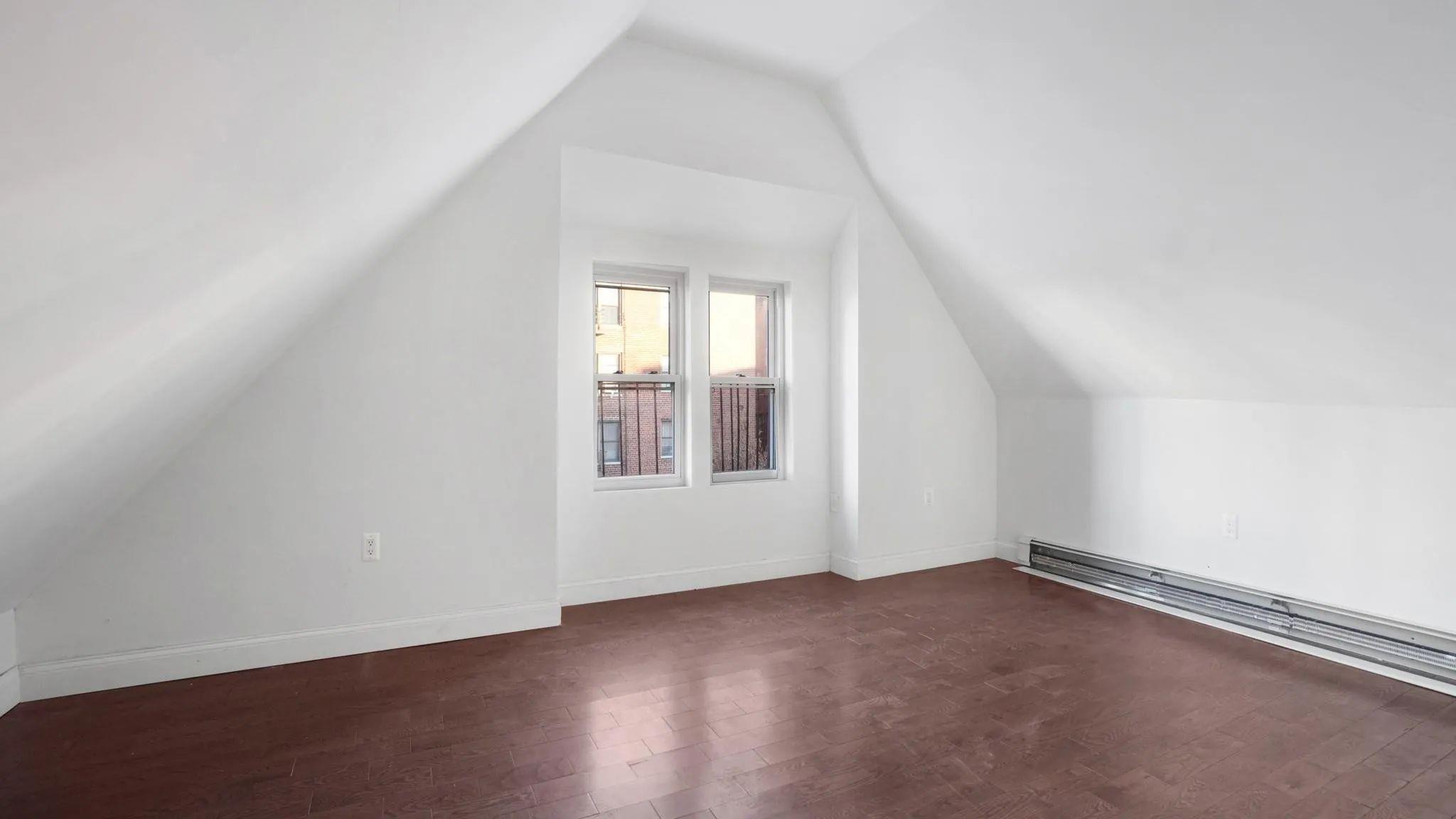 Single Family Anthony  Bronx, NY 10457, MLS-861534-22