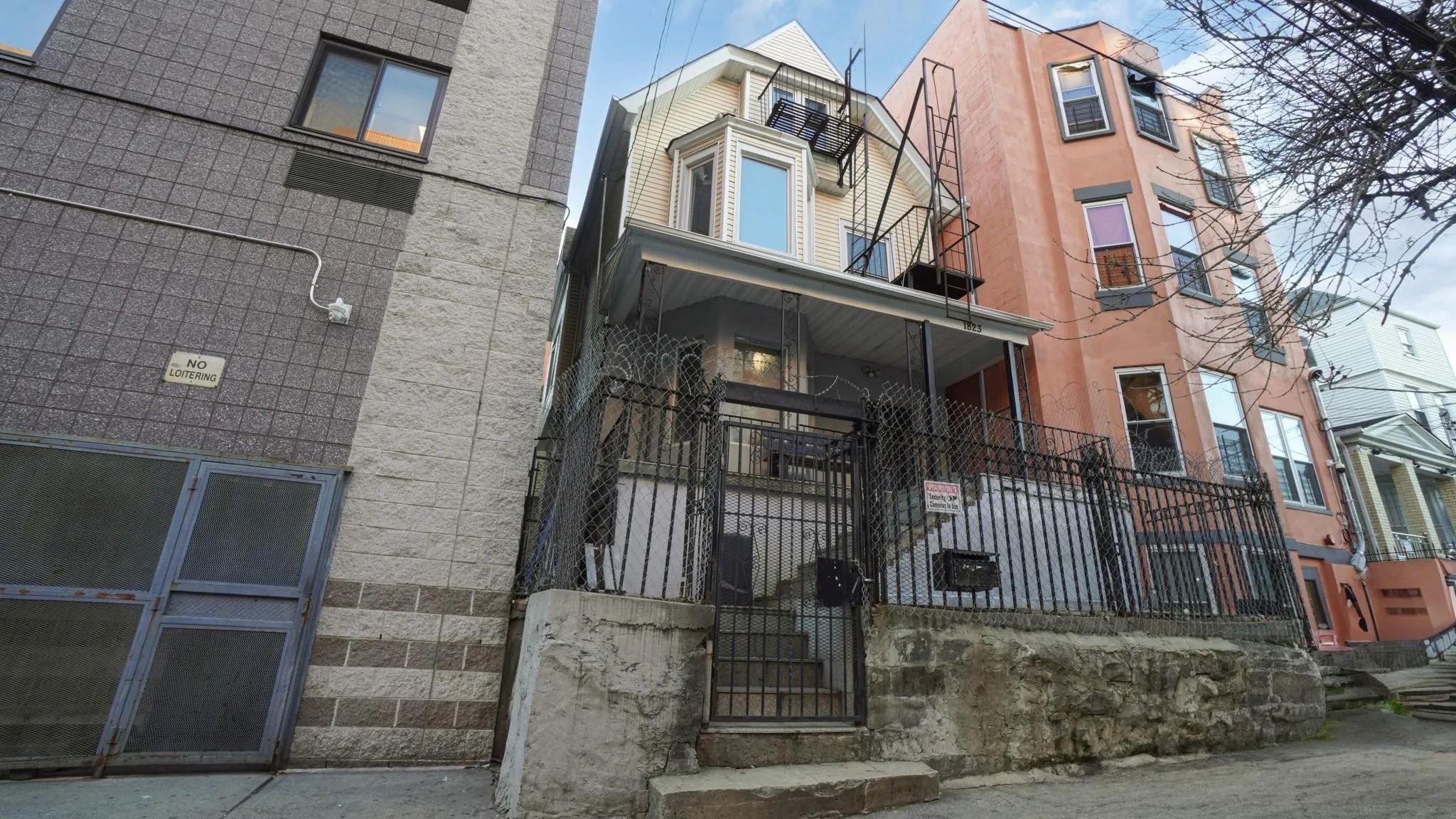 Single Family Anthony  Bronx, NY 10457, MLS-861534-27