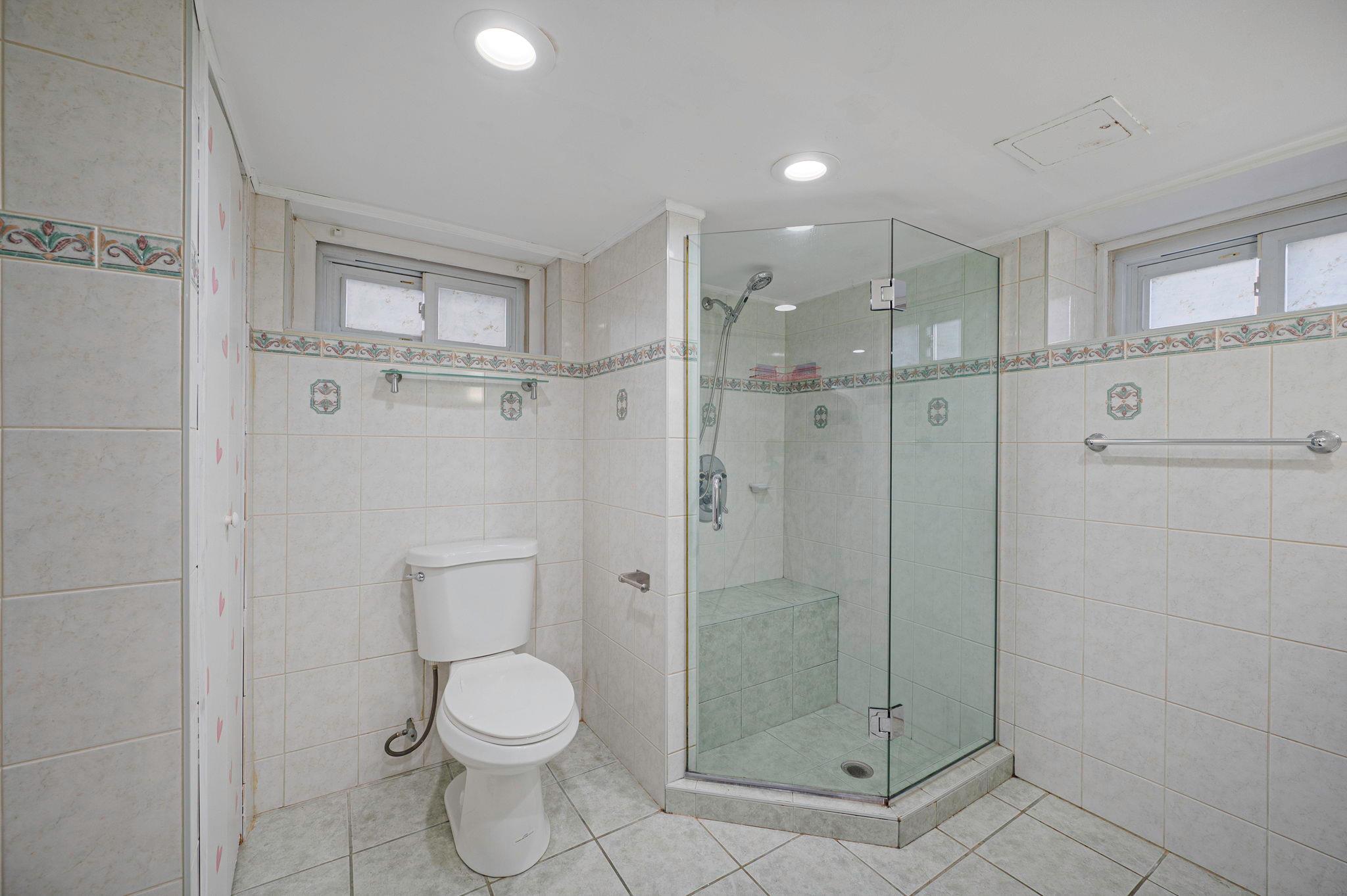 Single Family Fenworth  Nassau County, NY 11010, MLS-861535-28