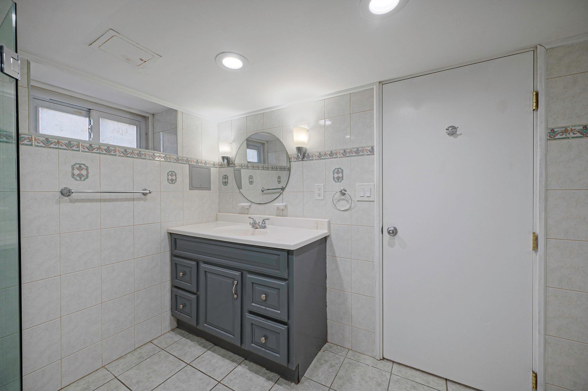 Single Family Fenworth  Nassau County, NY 11010, MLS-861535-29