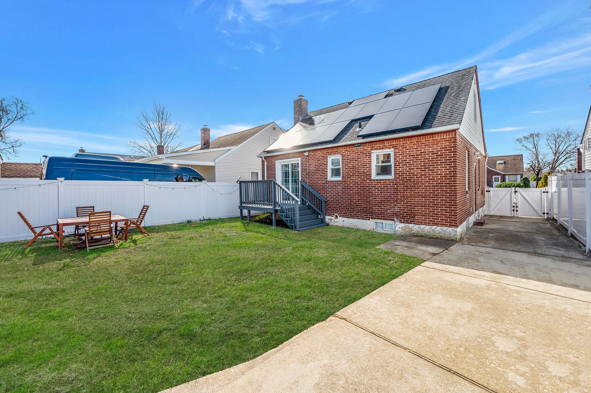 Single Family Fenworth  Nassau County, NY 11010, MLS-861535-32