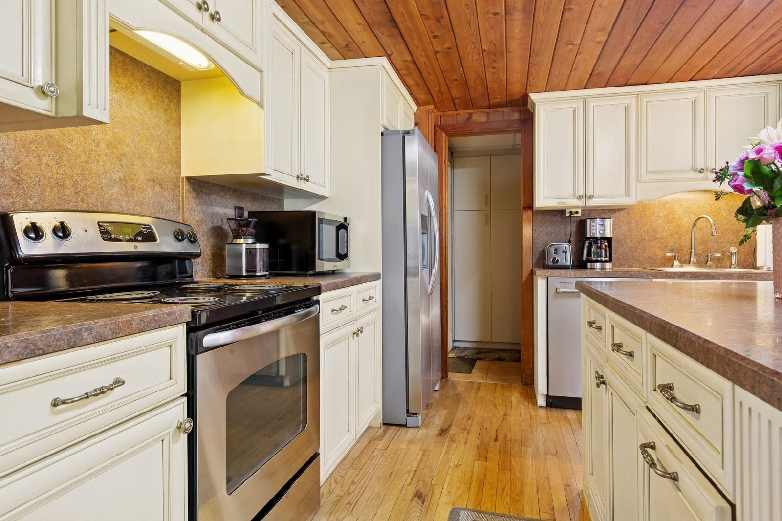 Single Family Woodside  Suffolk County, NY 11772, MLS-861540-17