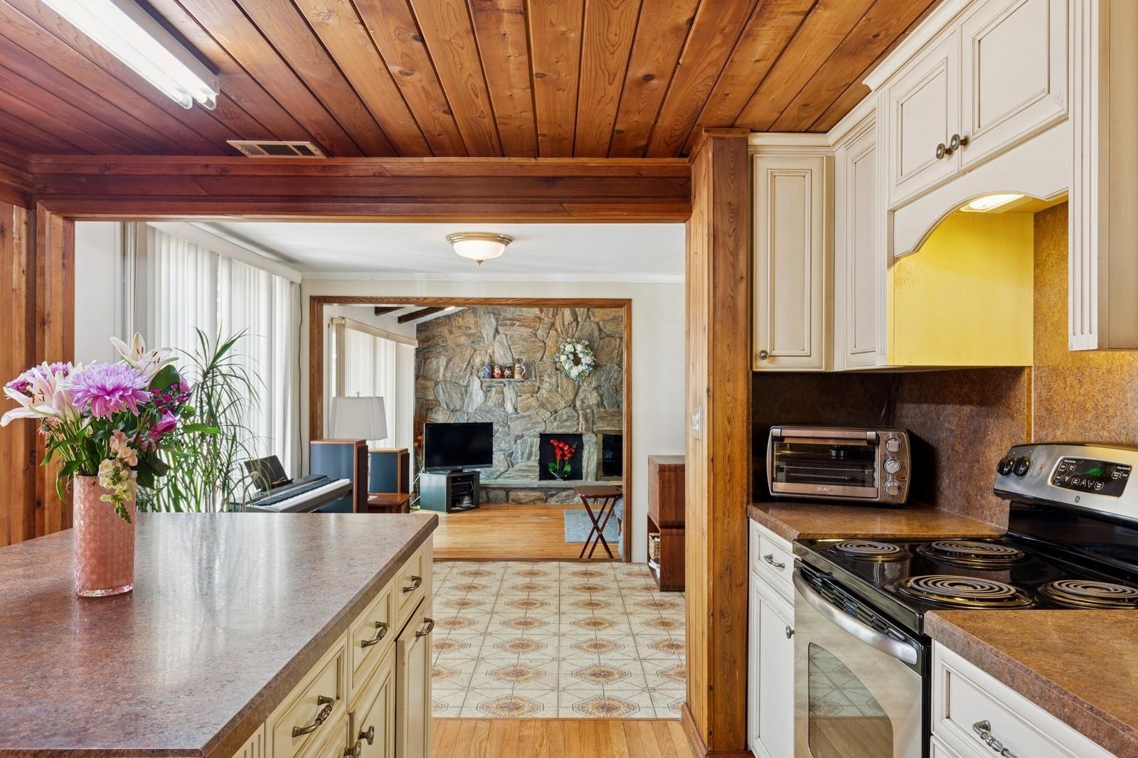 Single Family Woodside  Suffolk County, NY 11772, MLS-861540-18