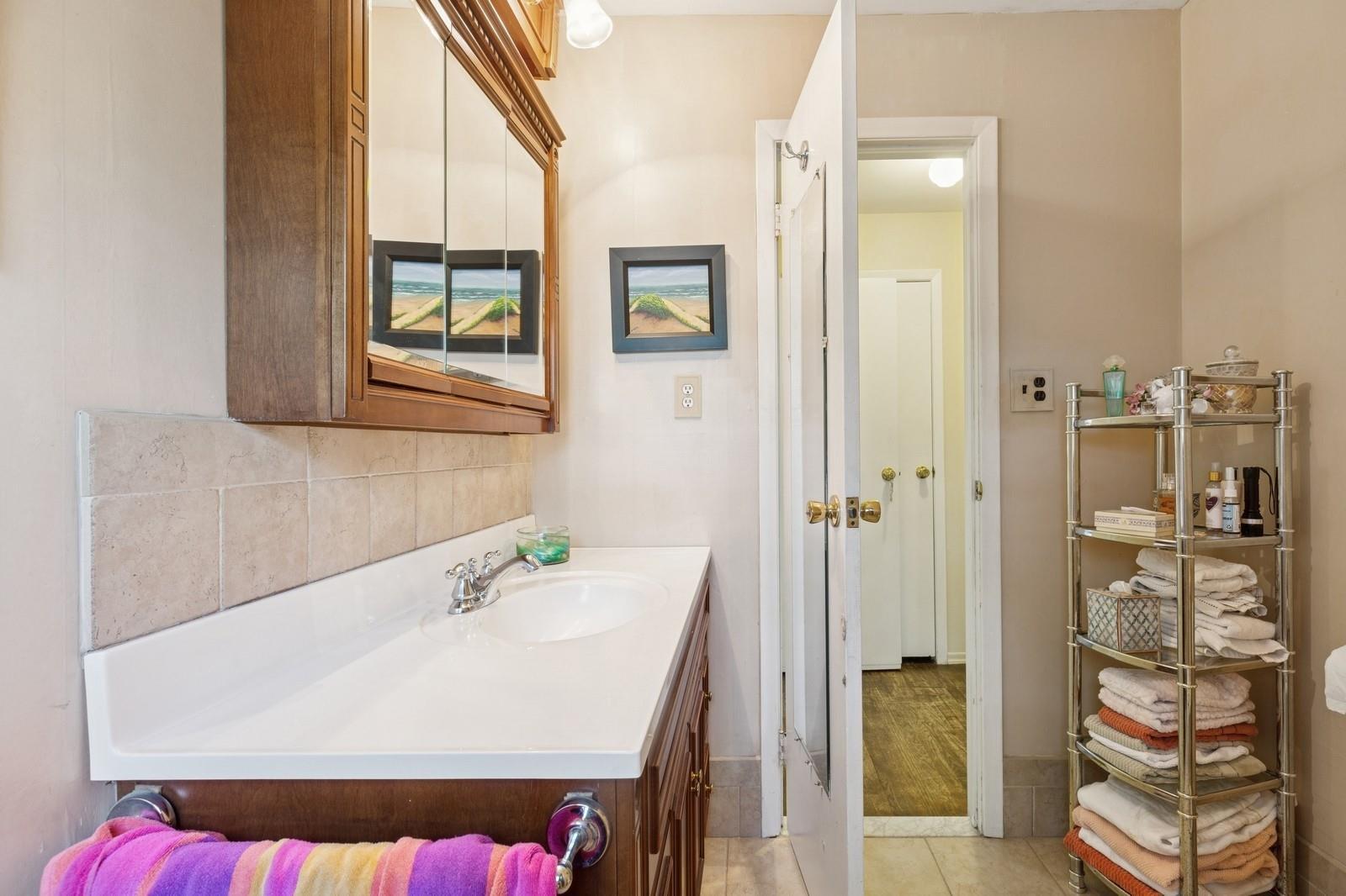 Single Family Woodside  Suffolk County, NY 11772, MLS-861540-28