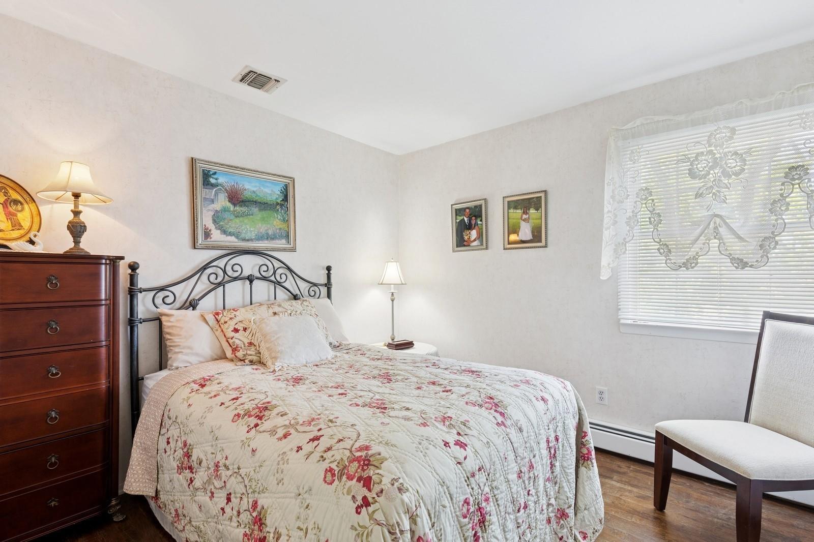 Single Family Woodside  Suffolk County, NY 11772, MLS-861540-33