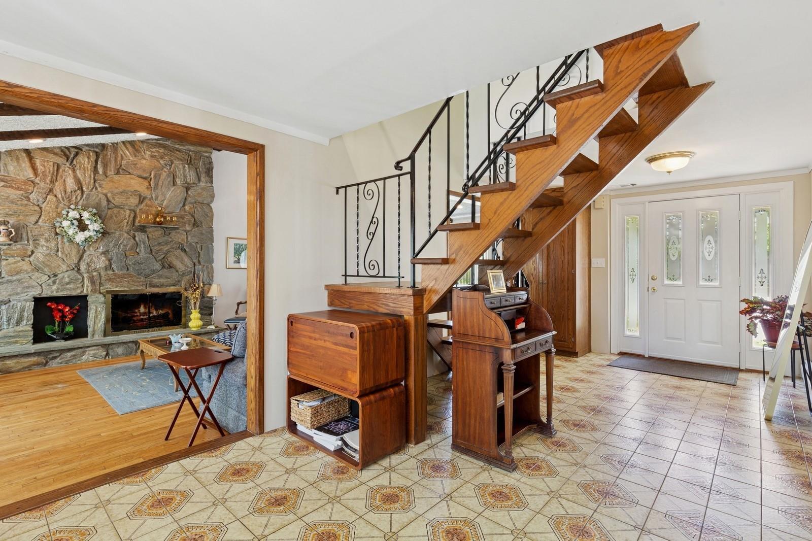 Single Family Woodside  Suffolk County, NY 11772, MLS-861540-36