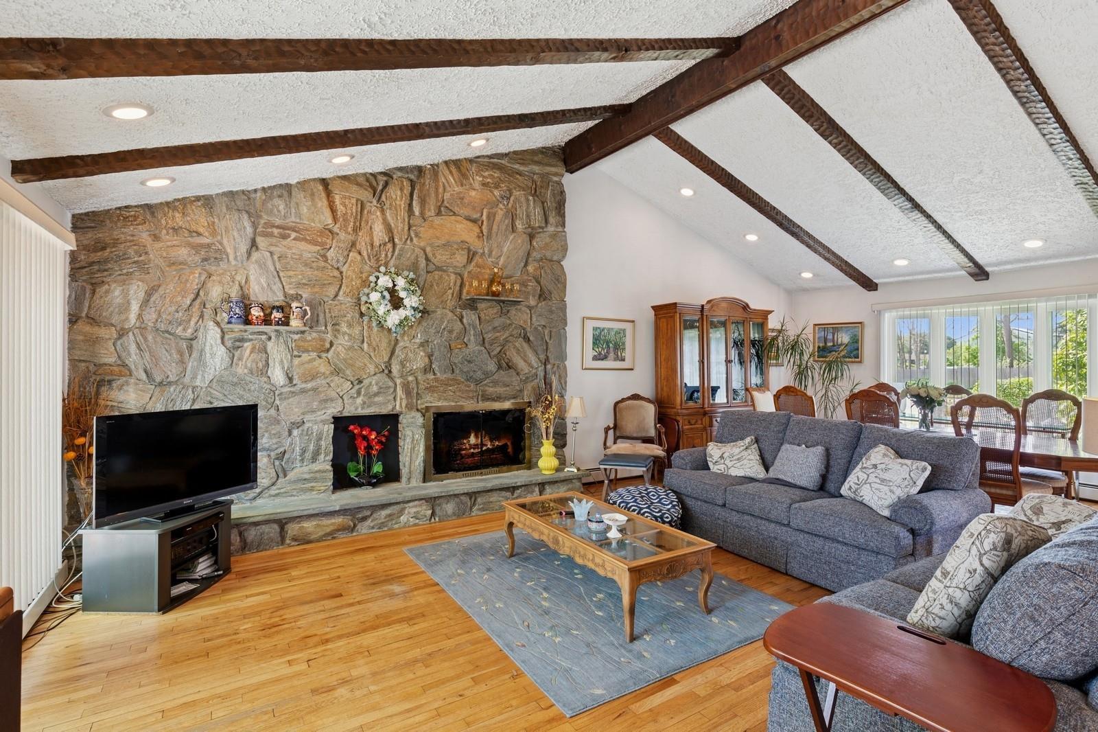 Single Family Woodside  Suffolk County, NY 11772, MLS-861540-4